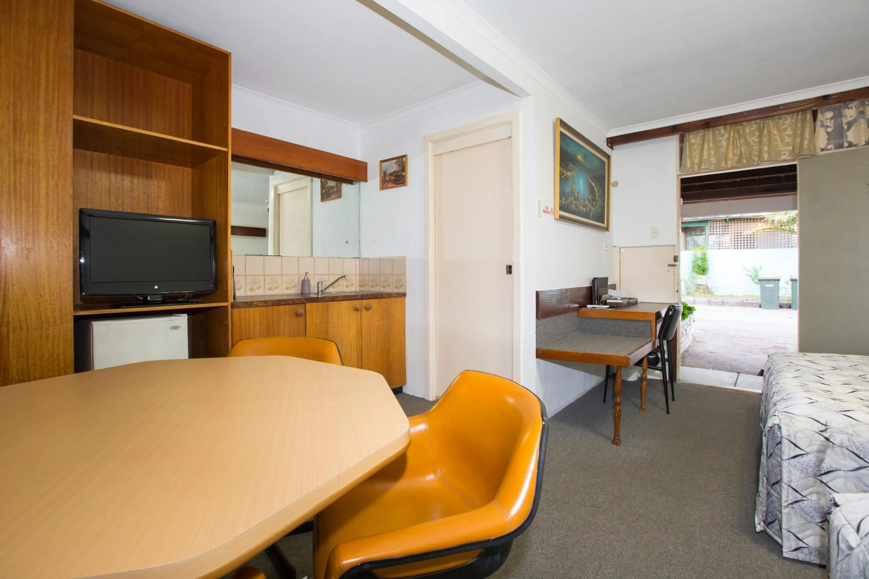 Other in Eden Nimo Motel