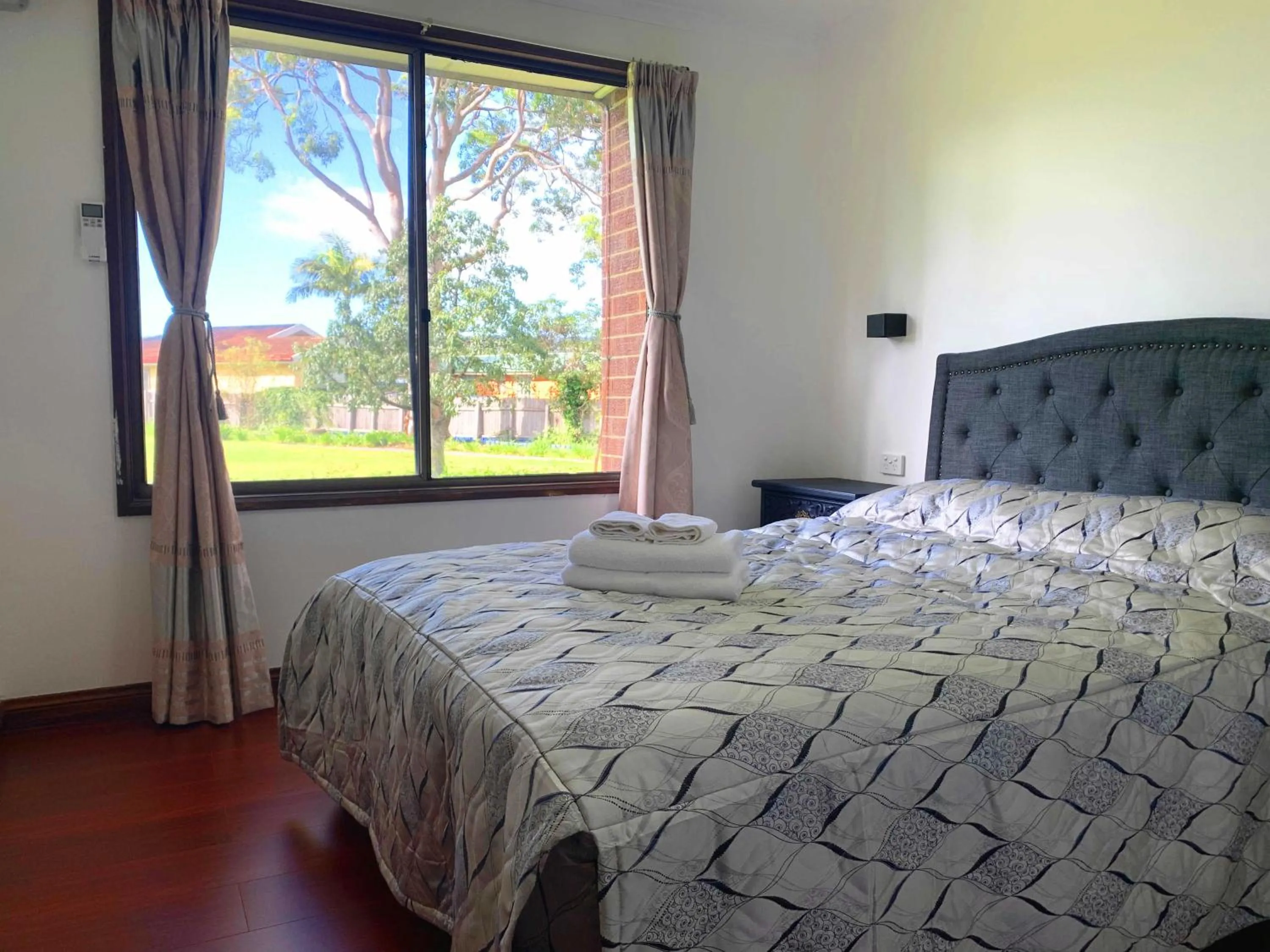 Bed in Eden Nimo Motel