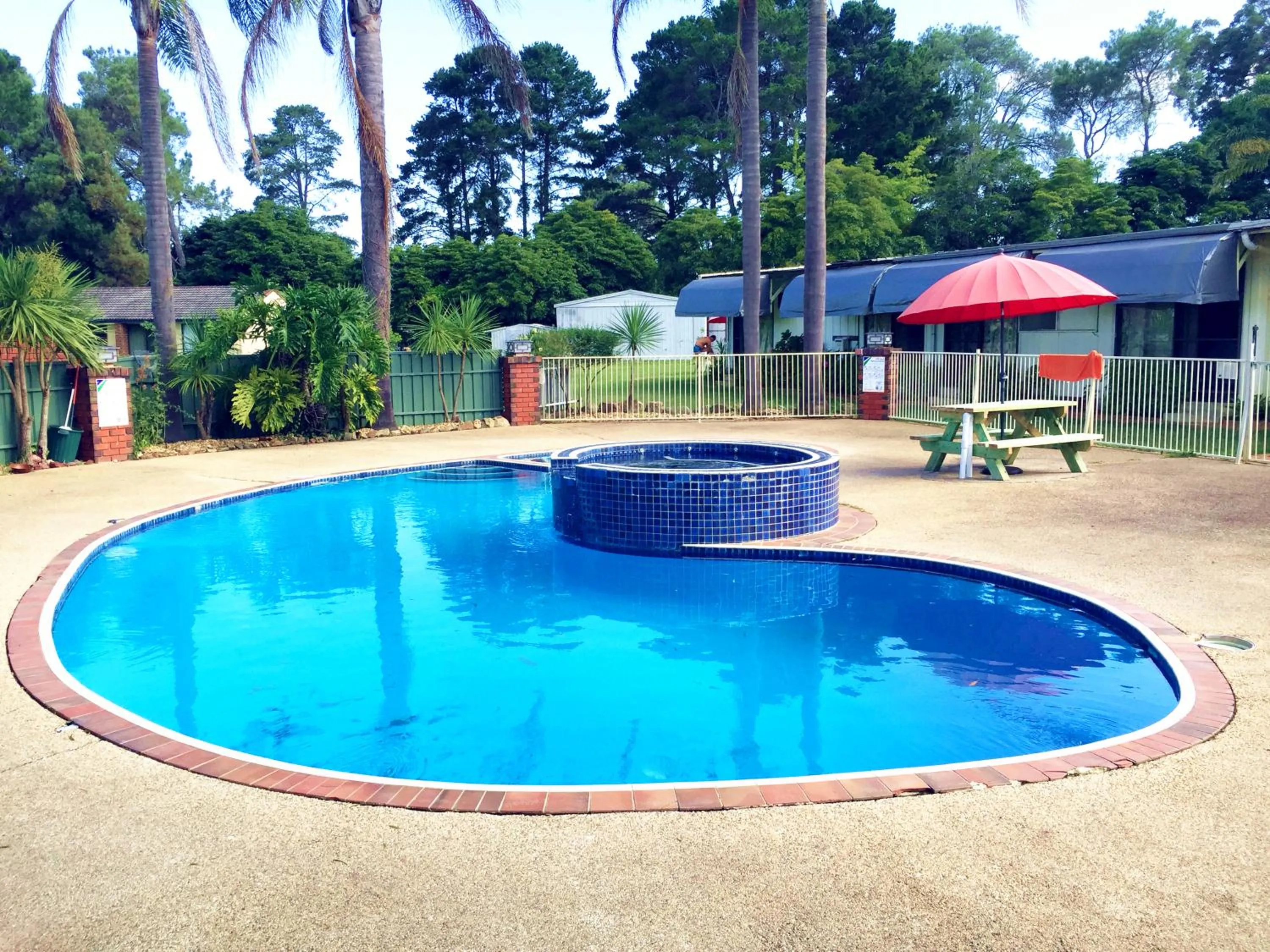 Swimming pool in Eden Nimo Motel