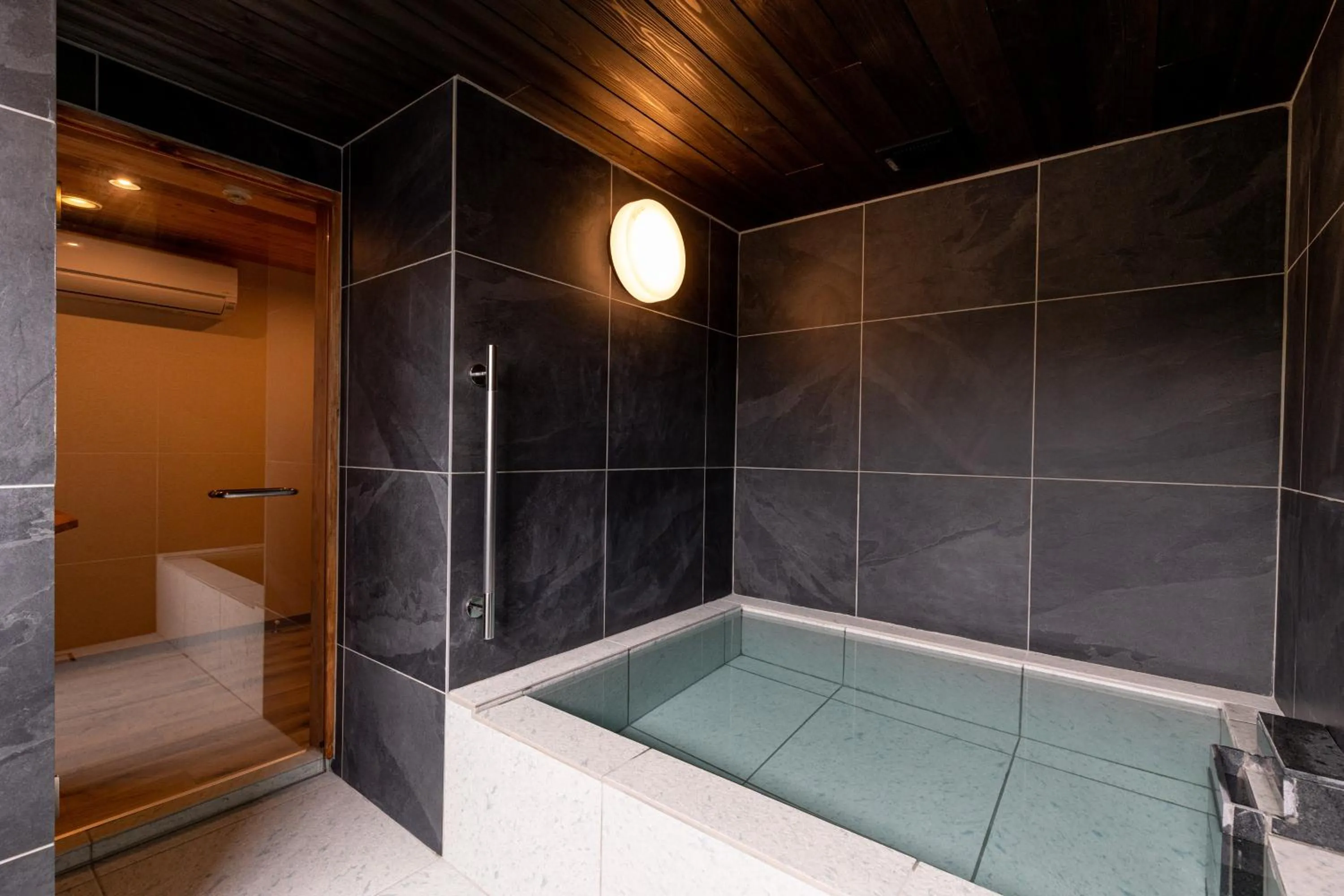 Hot Spring Bath, Bed in Yoshino