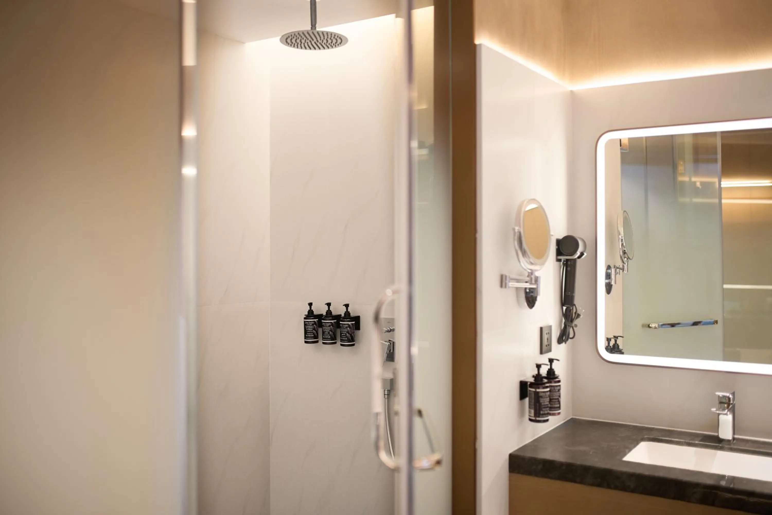 Bathroom in Wyndham Garden Shanghai Songjiang