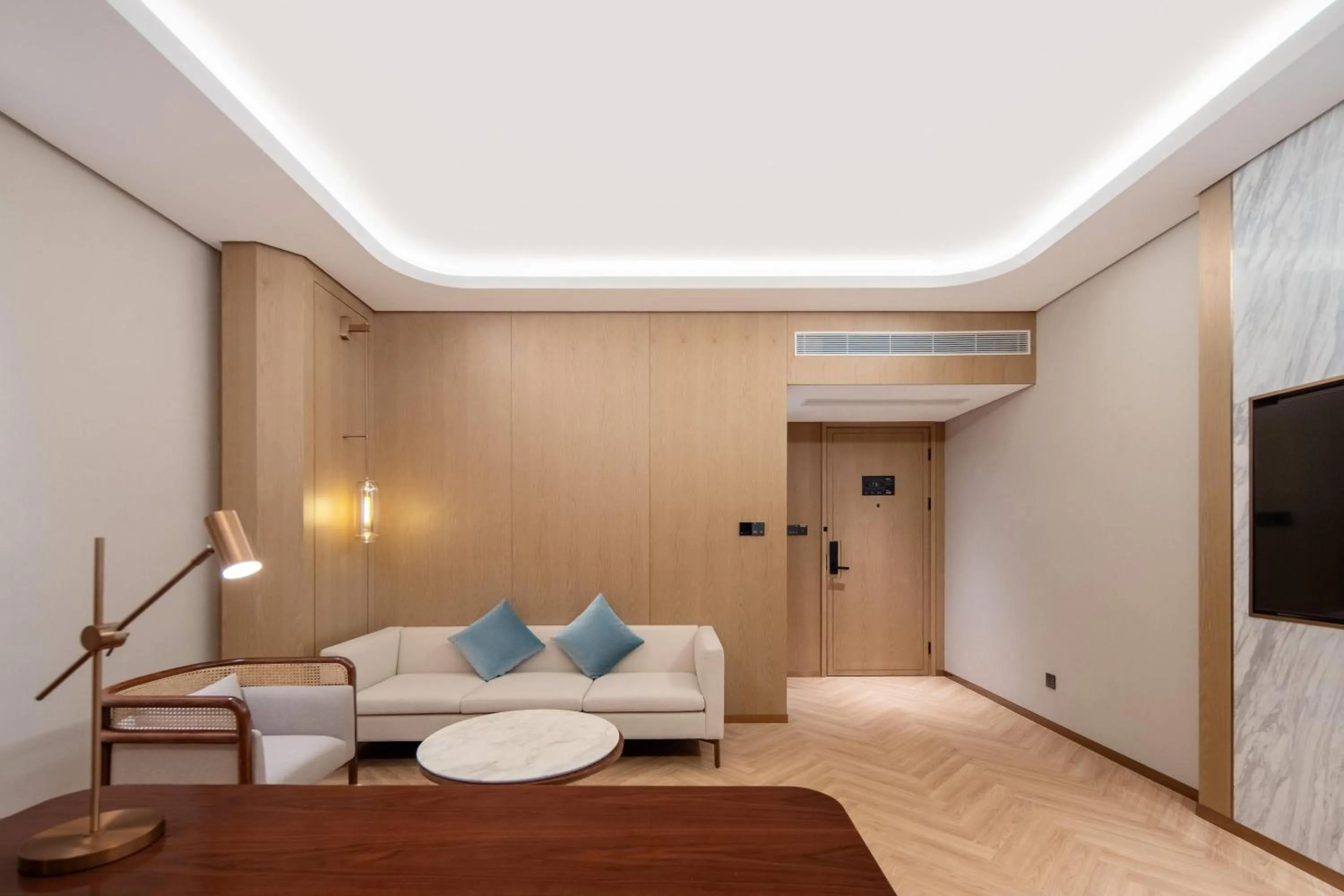 Photo of the whole room, Bed in Wyndham Garden Shanghai Songjiang