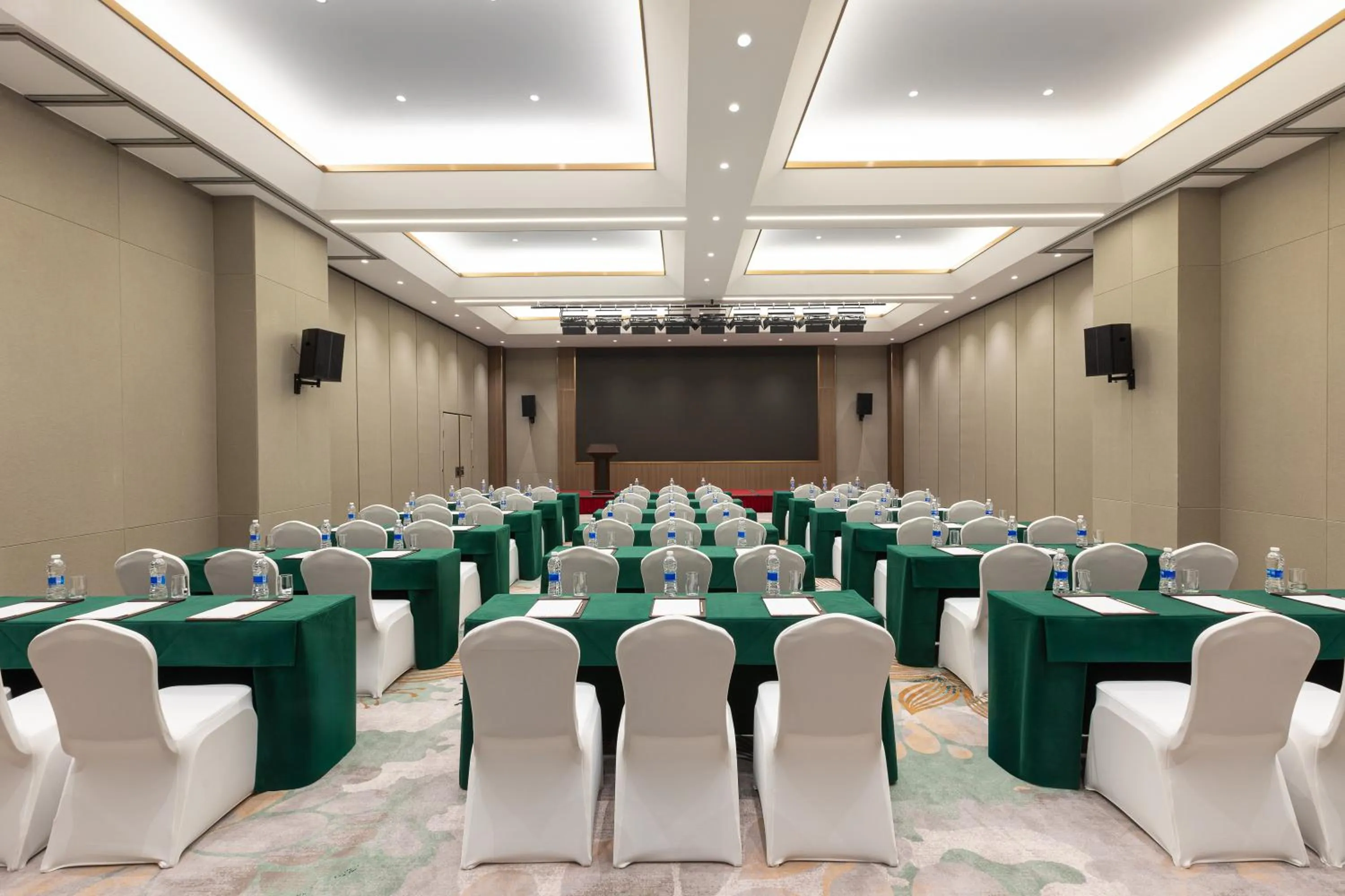 Meeting/conference room in Wyndham Garden Shanghai Songjiang