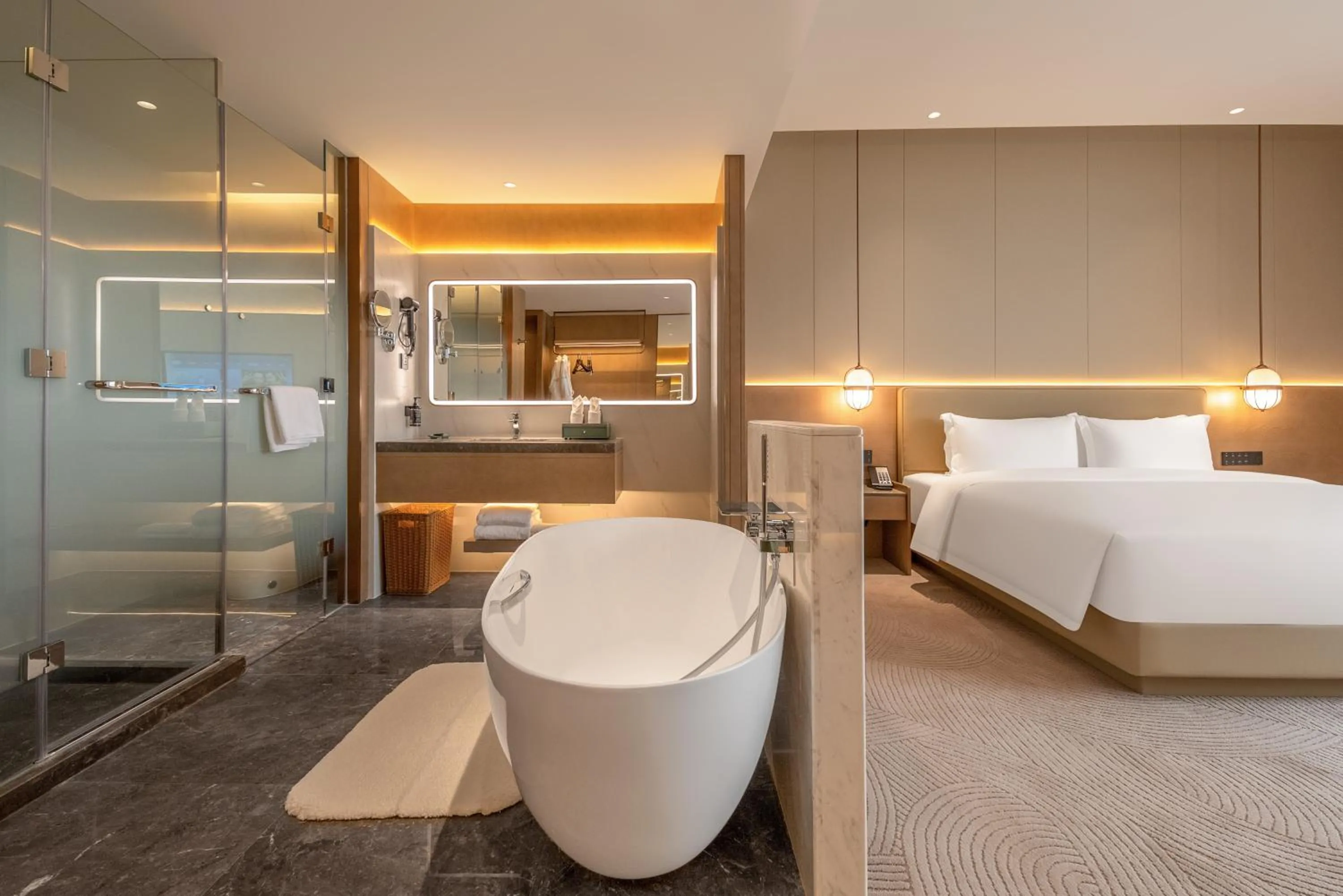 Photo of the whole room, Bed in Wyndham Garden Shanghai Songjiang