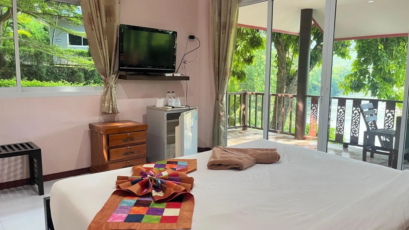 Bed in Star Hill River Kwai Resort