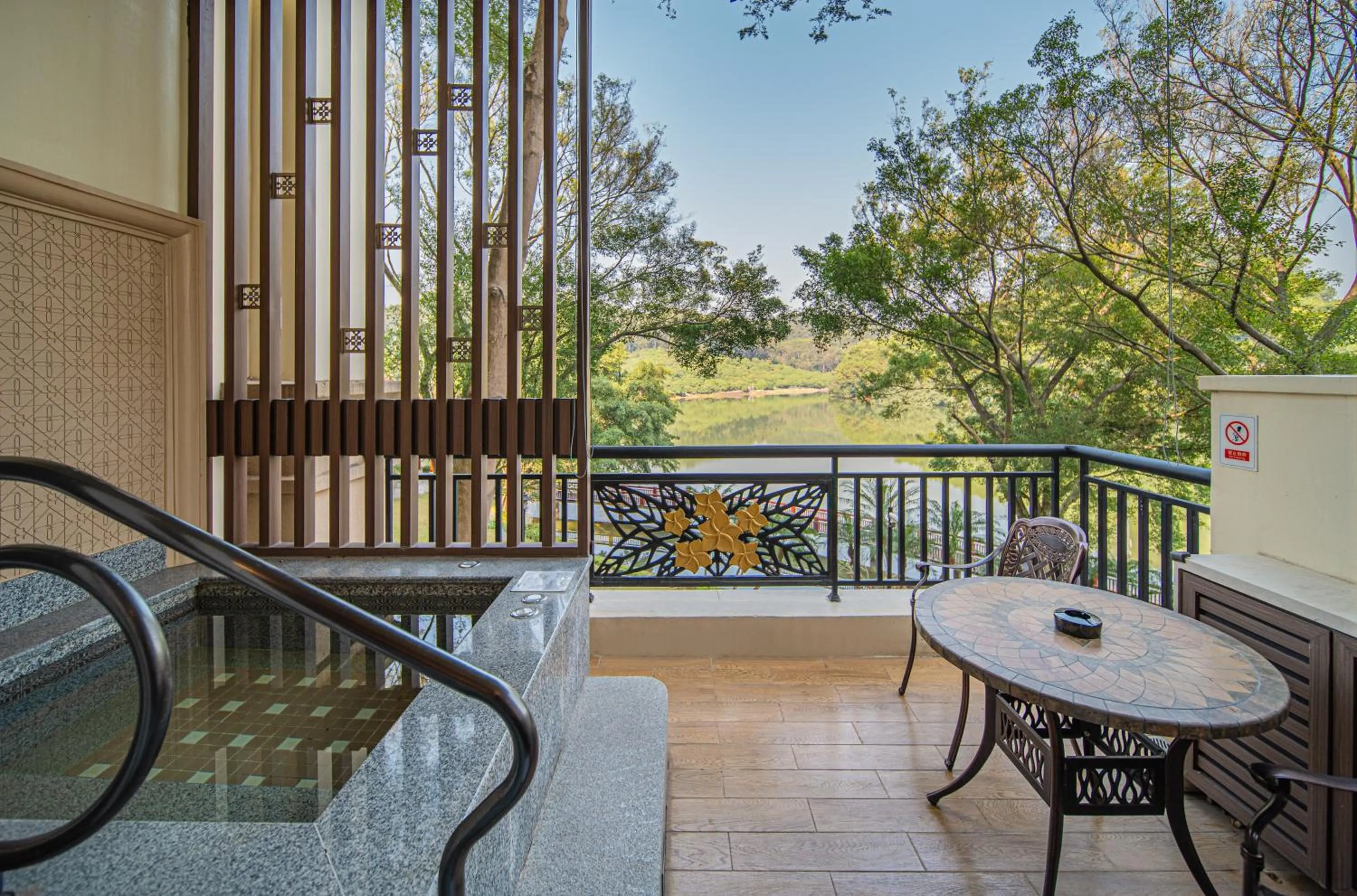 Good View Hotel Tangxia - 15 mins drive from Dongguan South Railway Station