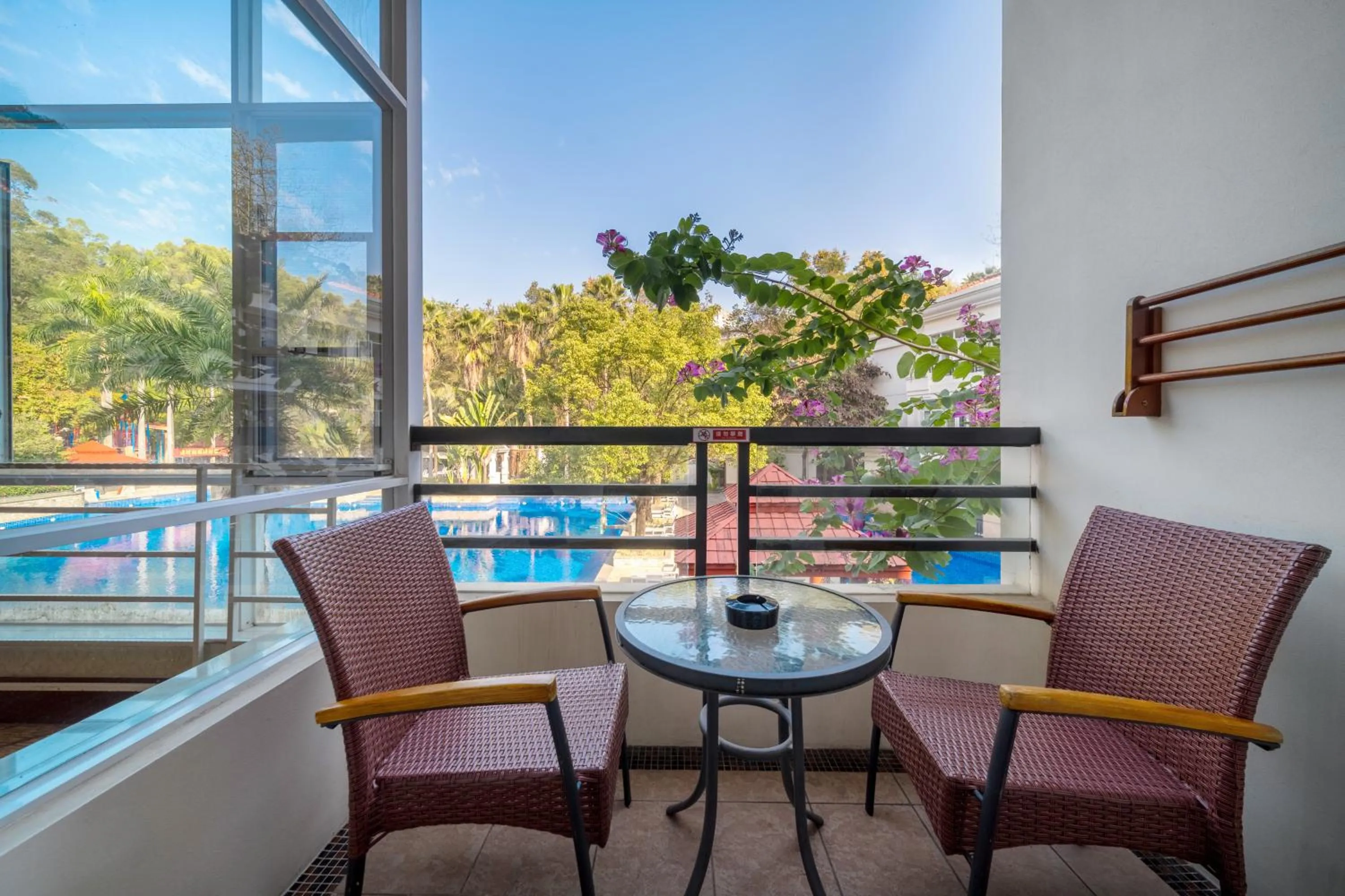 Balcony/Terrace in Good View Hotel Tangxia - 15 mins drive from Dongguan South Railway Station