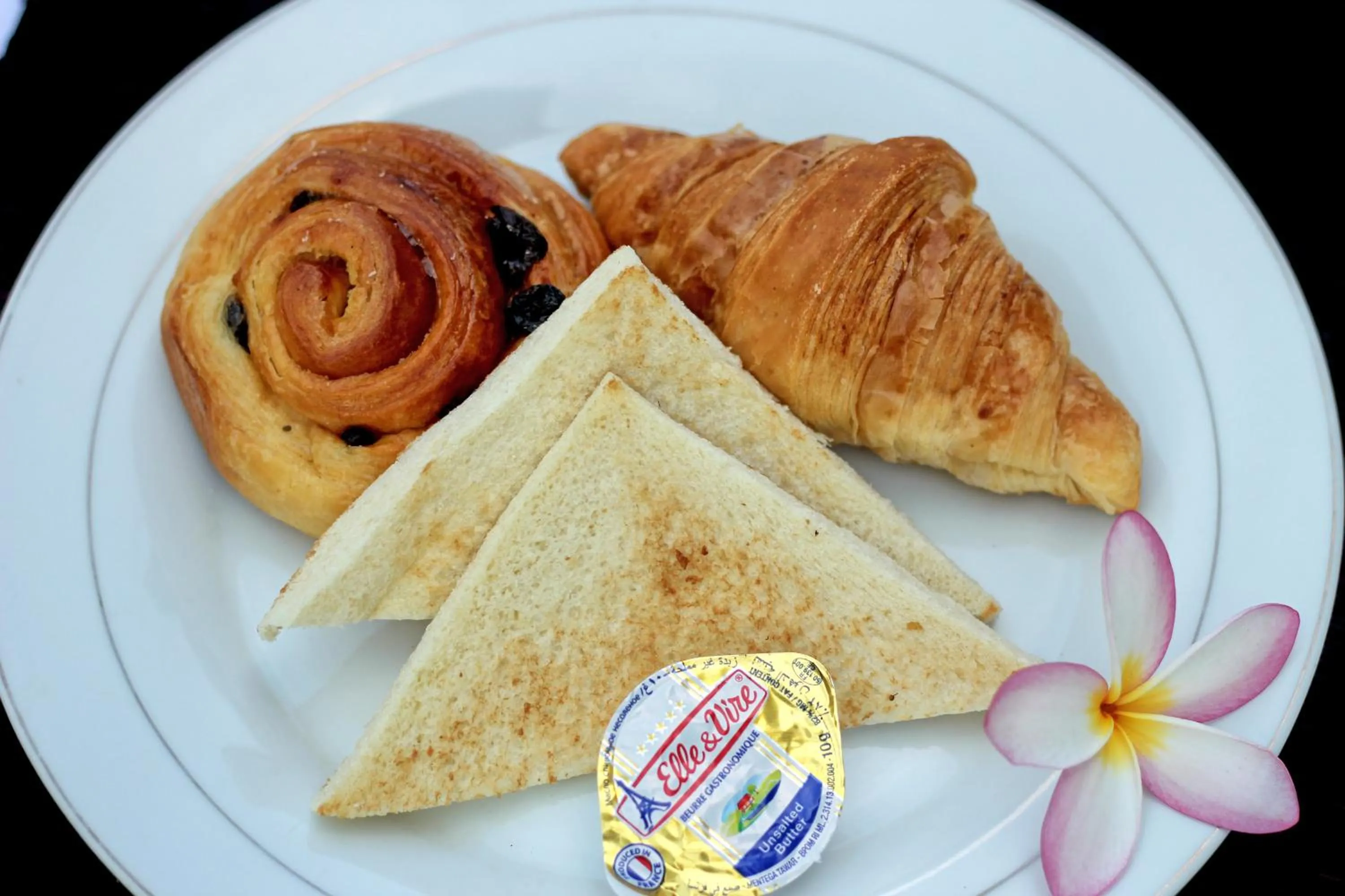 Continental breakfast in Srikandi Inn