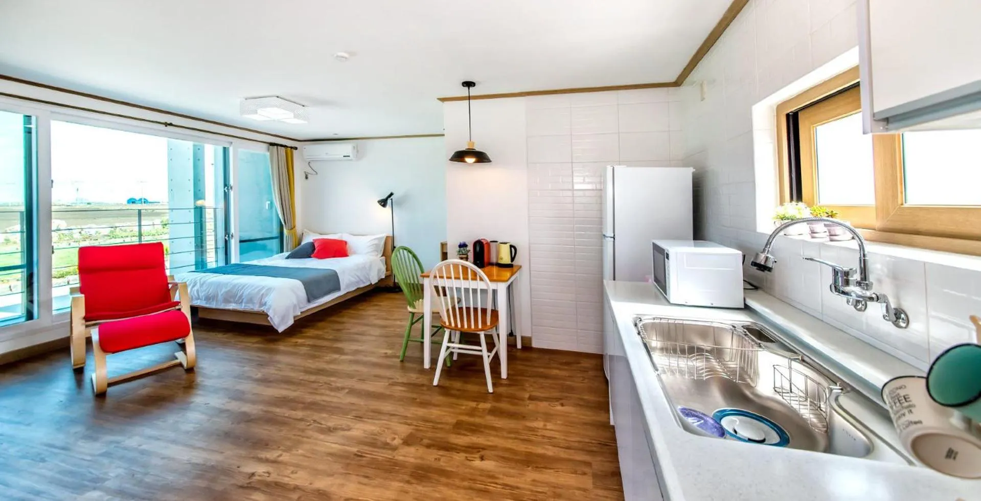 Kitchen or kitchenette, Bed in Boreum Pension