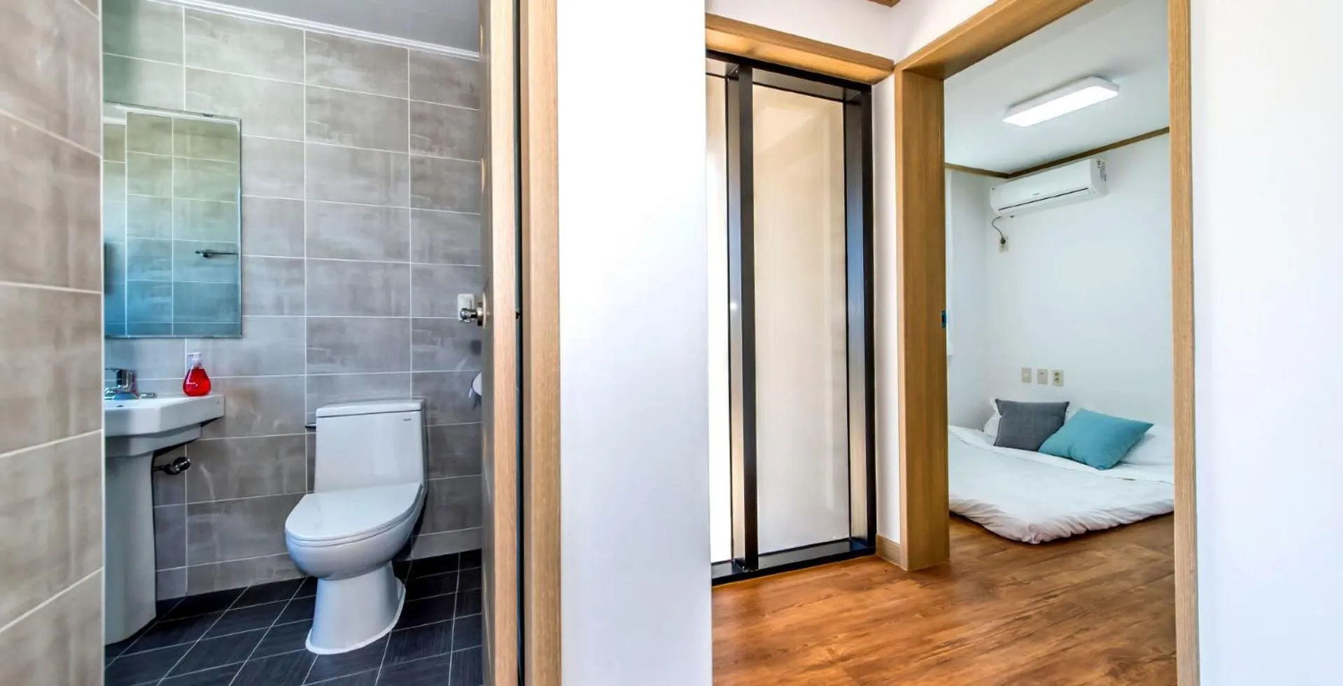 Toilet in Boreum Pension