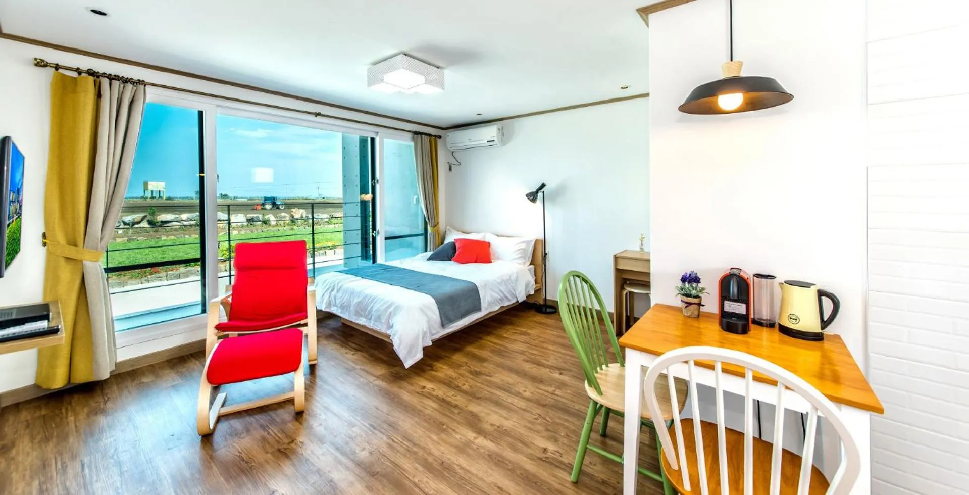 Coffee/tea facilities, Bed in Boreum Pension