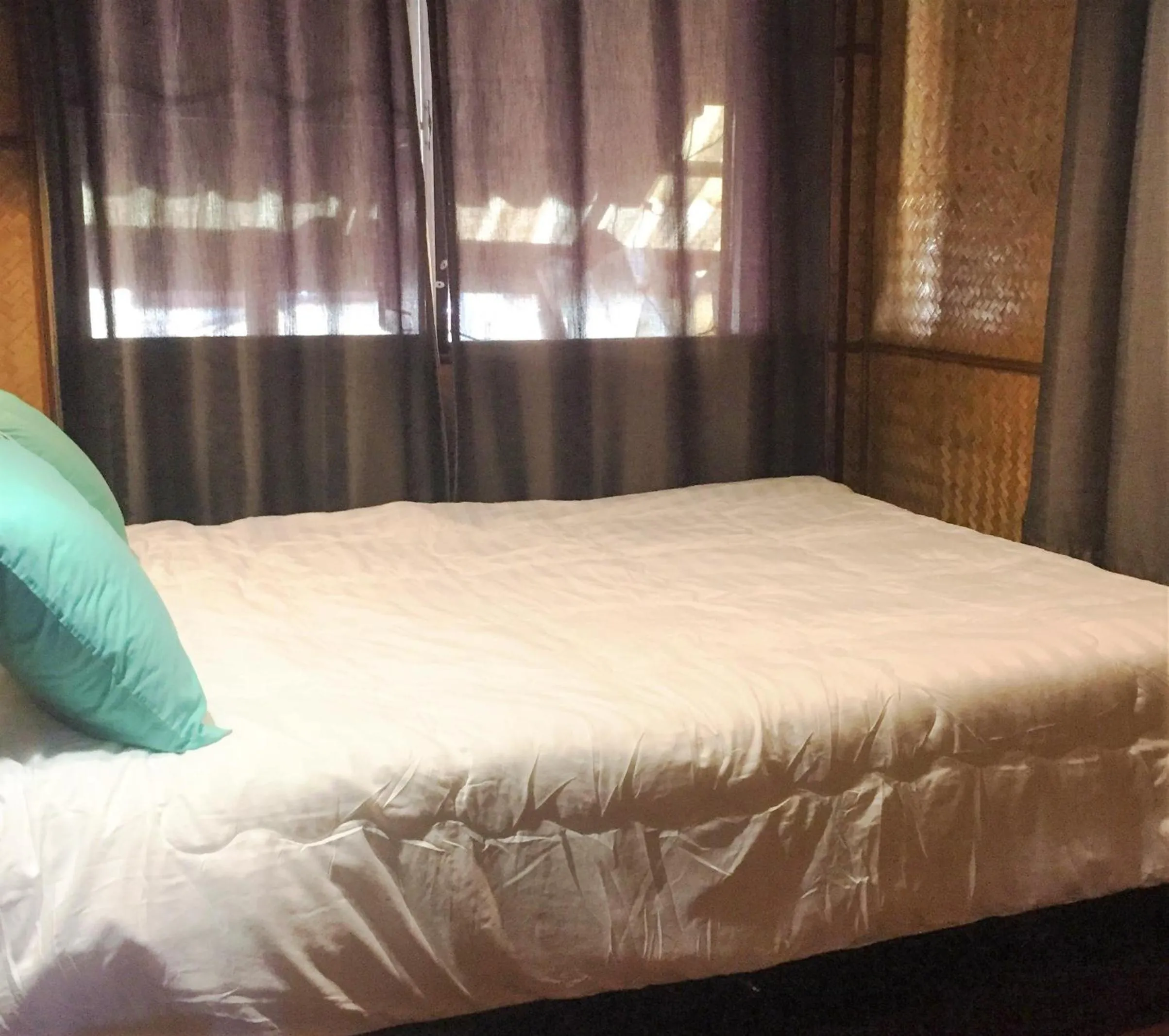 Bedroom, Bed in Shanti Lodge