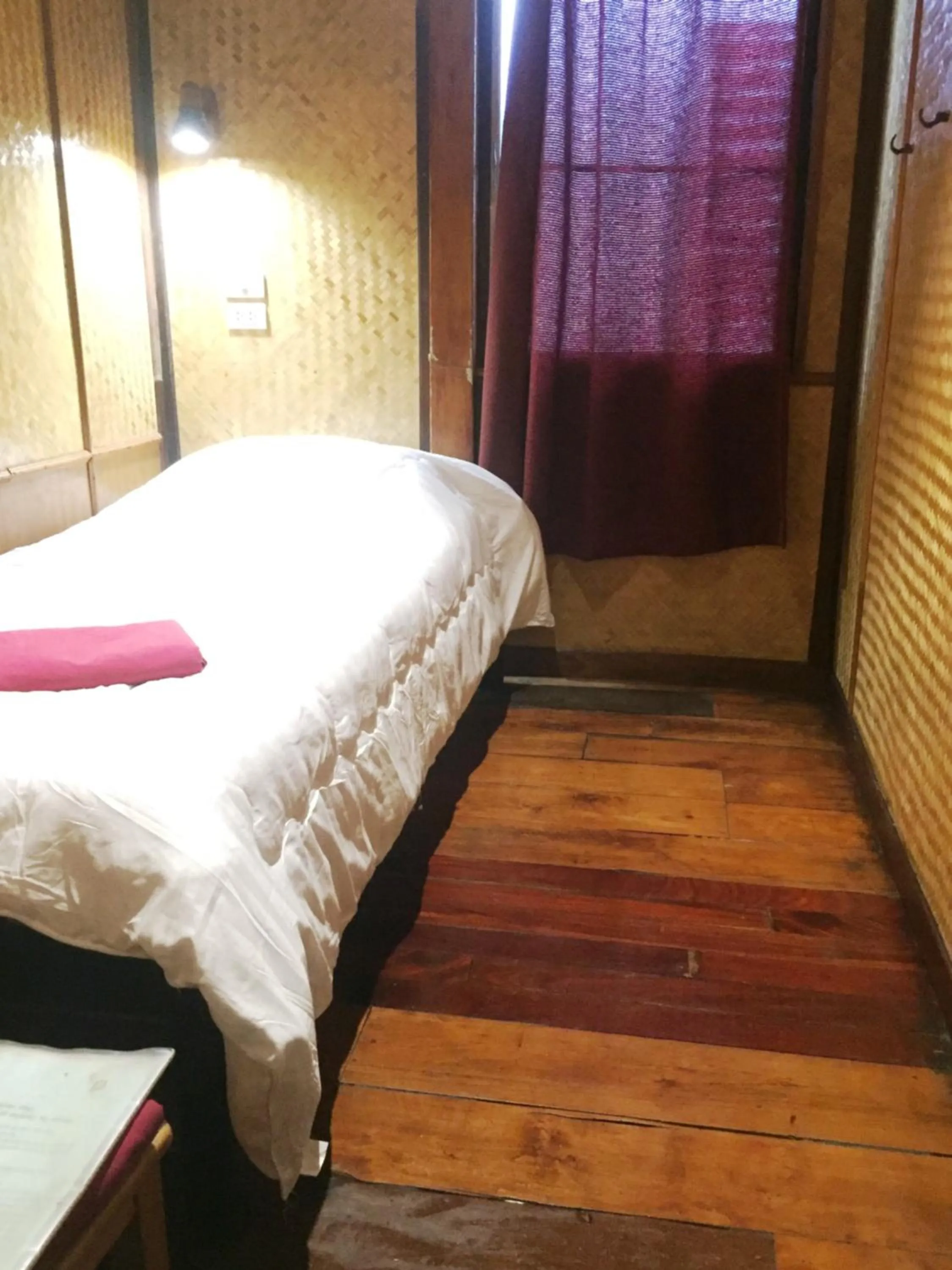 Bedroom, Bed in Shanti Lodge