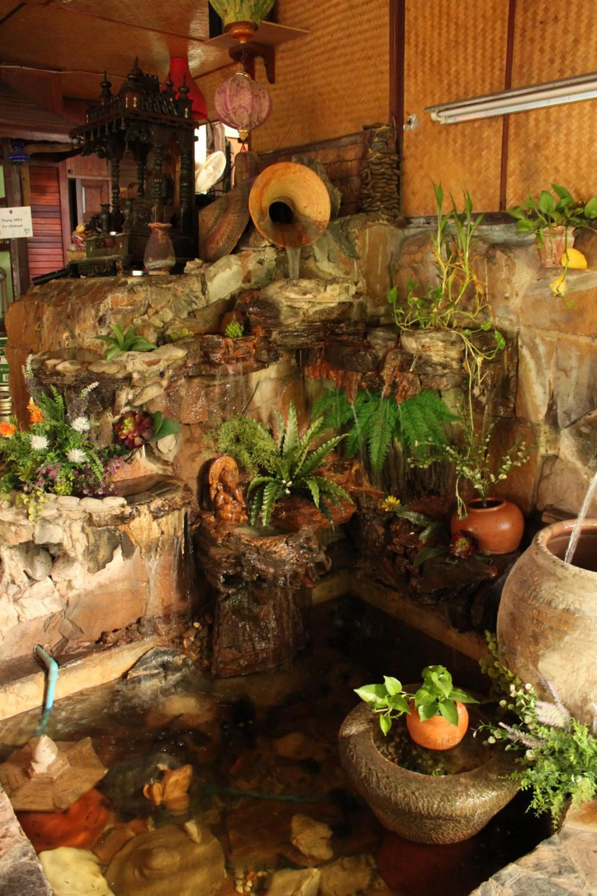 Decorative detail in Shanti Lodge