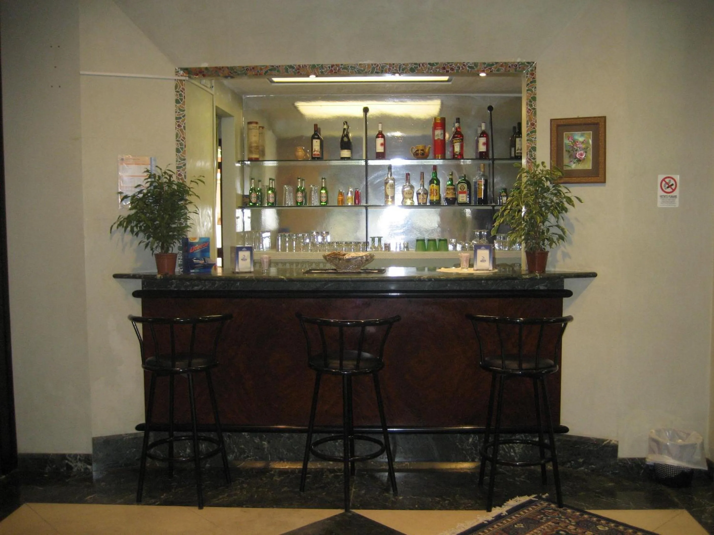 Lounge or bar in Hotel Niagara