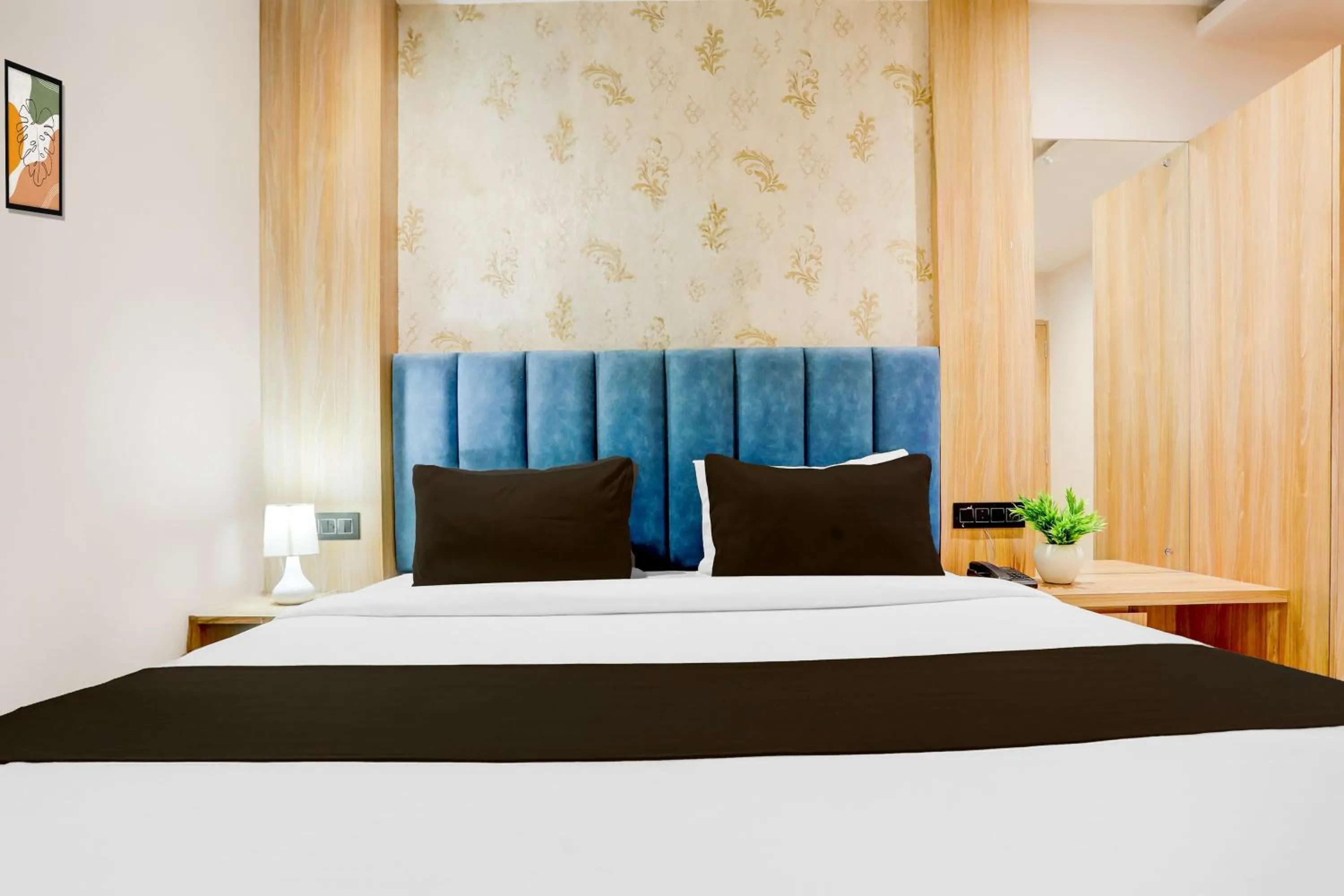 Bedroom, Bed in Super Collection O Manikarnika Sahi Near Jagannath Temple