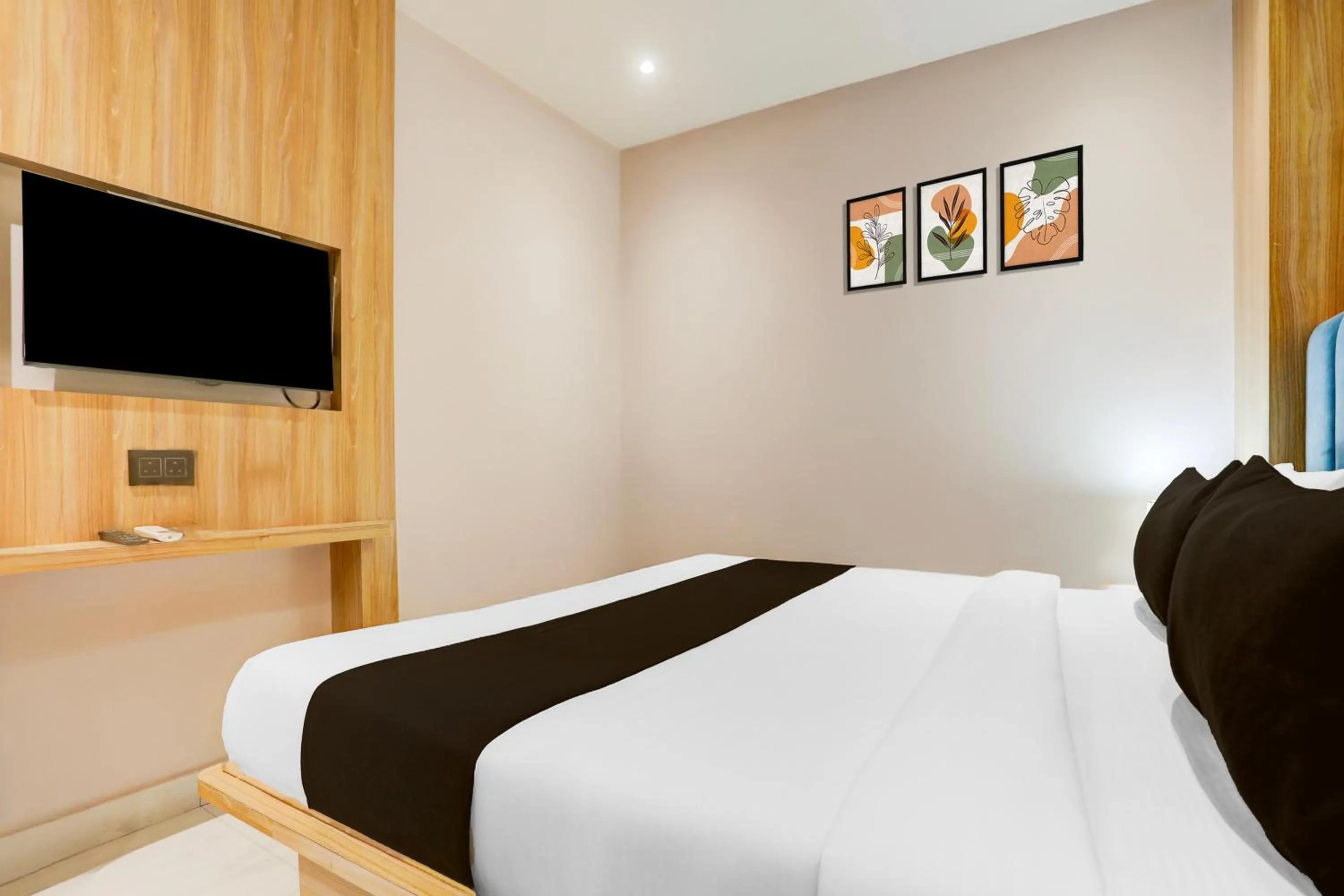 Bedroom, Bed in Super Collection O Manikarnika Sahi Near Jagannath Temple