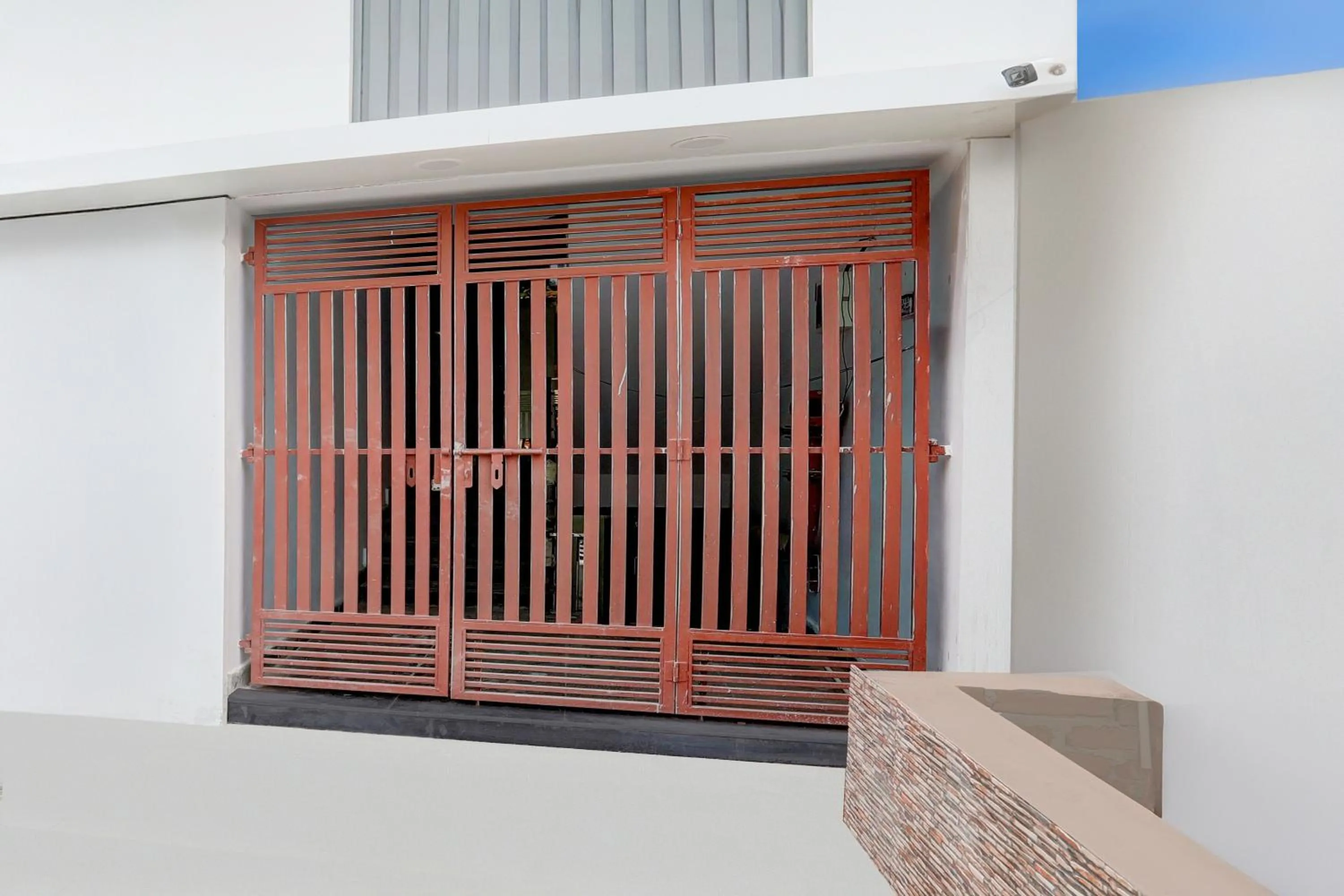 Facade/entrance in Super Townhouse Oak AIIMS Walmi Govindpur