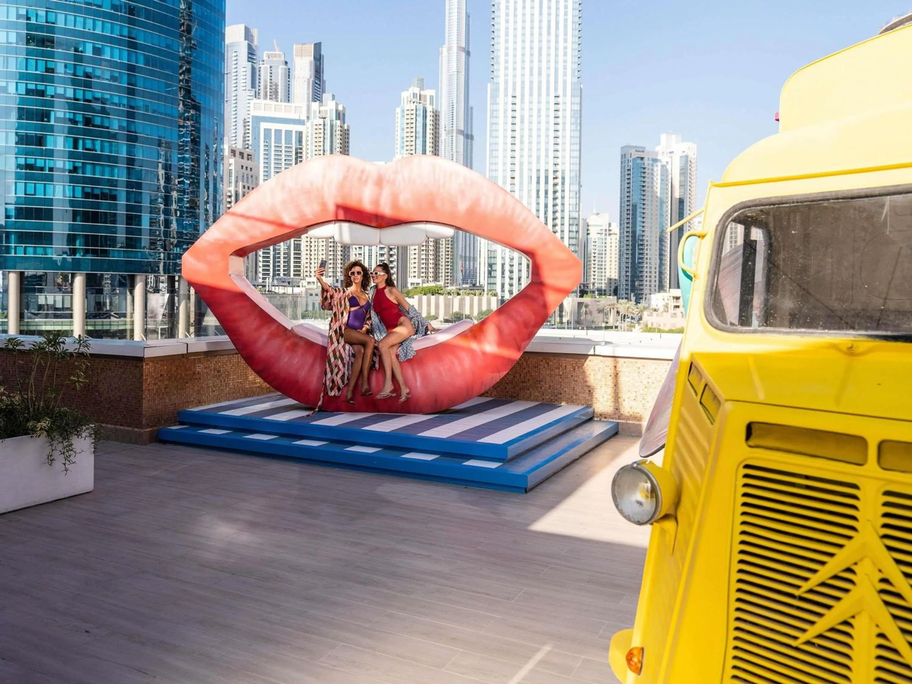 Lounge or bar in Pullman Dubai Downtown