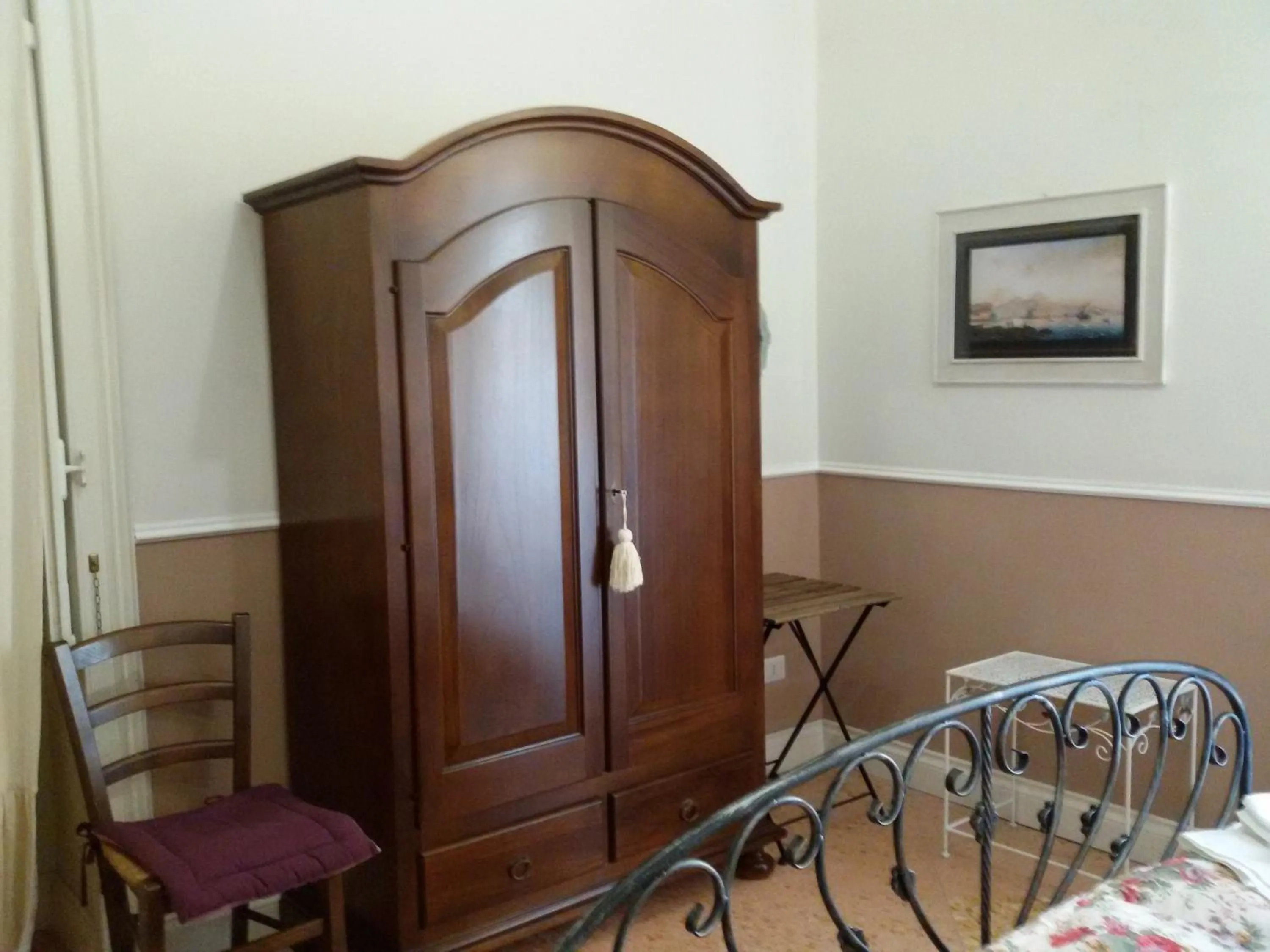 Photo of the whole room in At Home Lettieri