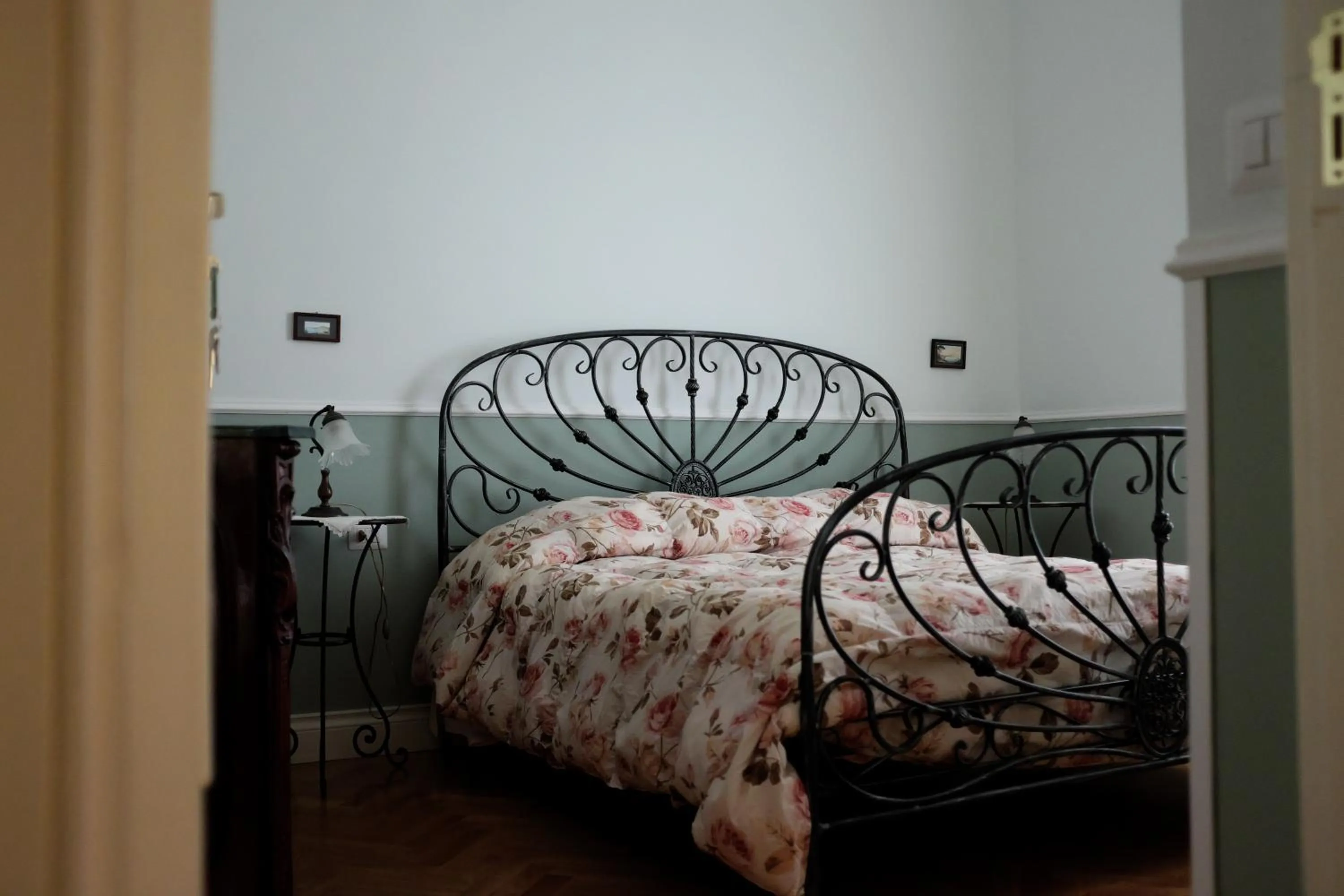 Photo of the whole room in At Home Lettieri