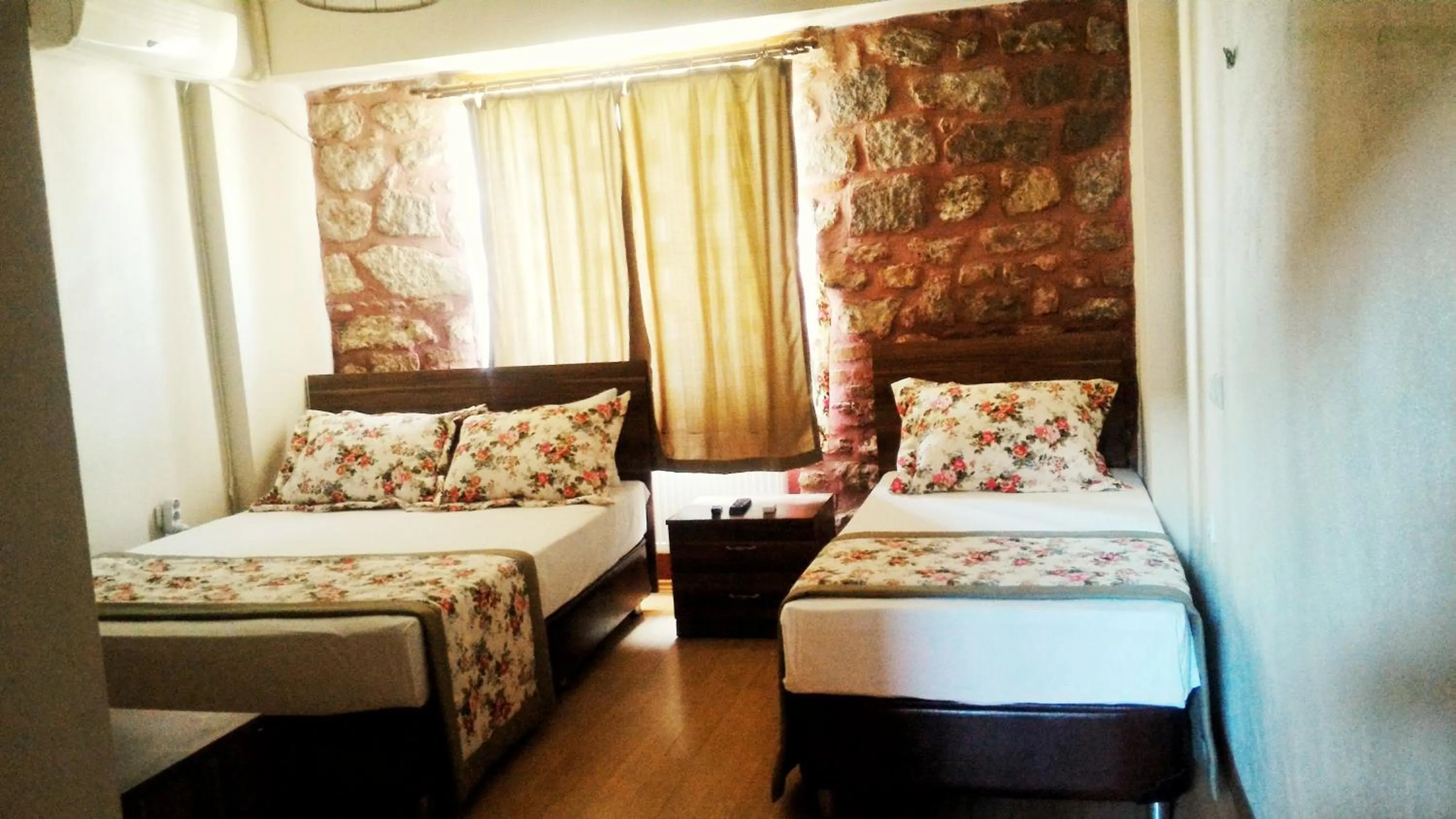 Photo of the whole room, Bed in Odunluk Tas Konak Hotel