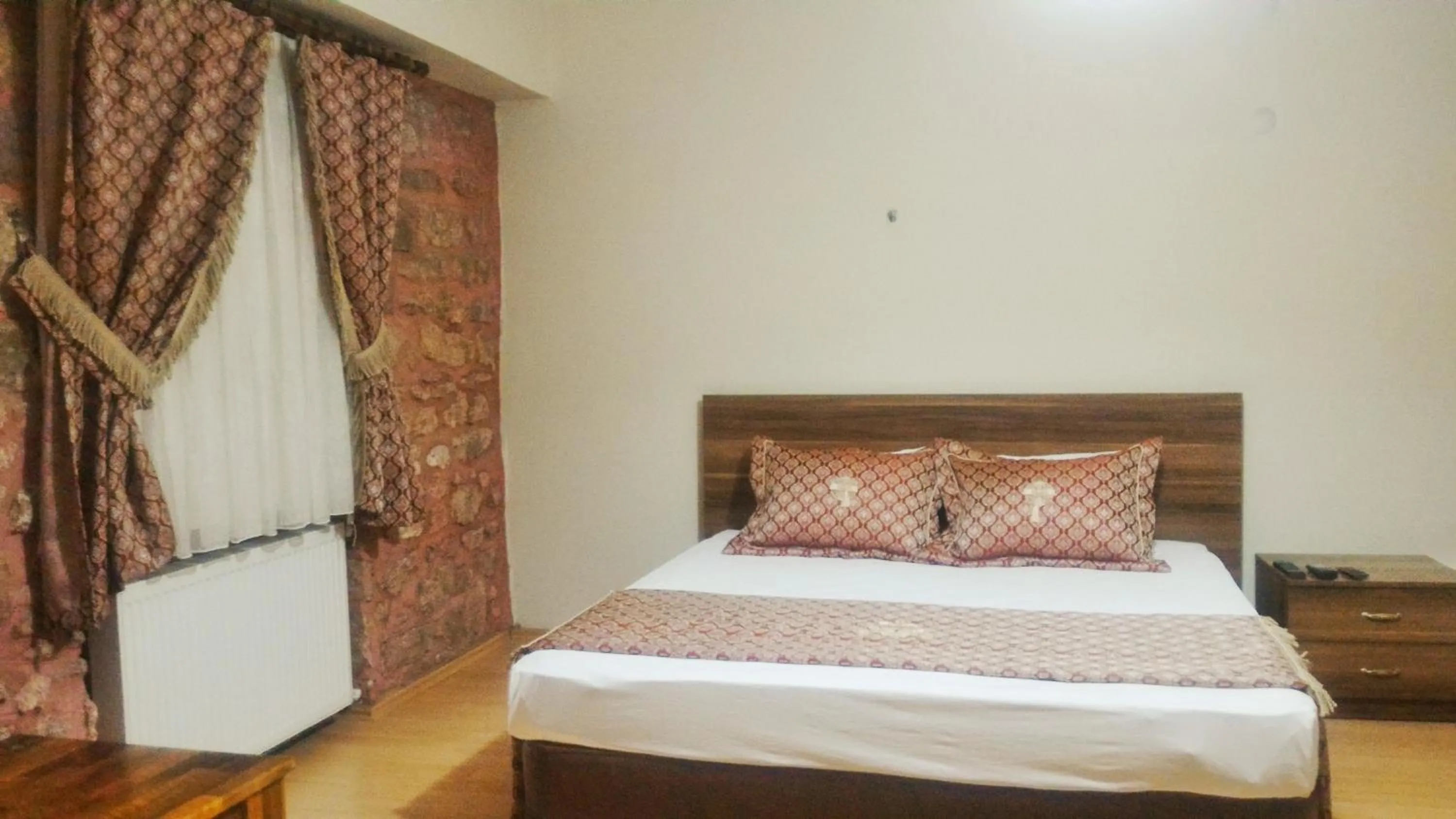 Photo of the whole room, Bed in Odunluk Tas Konak Hotel