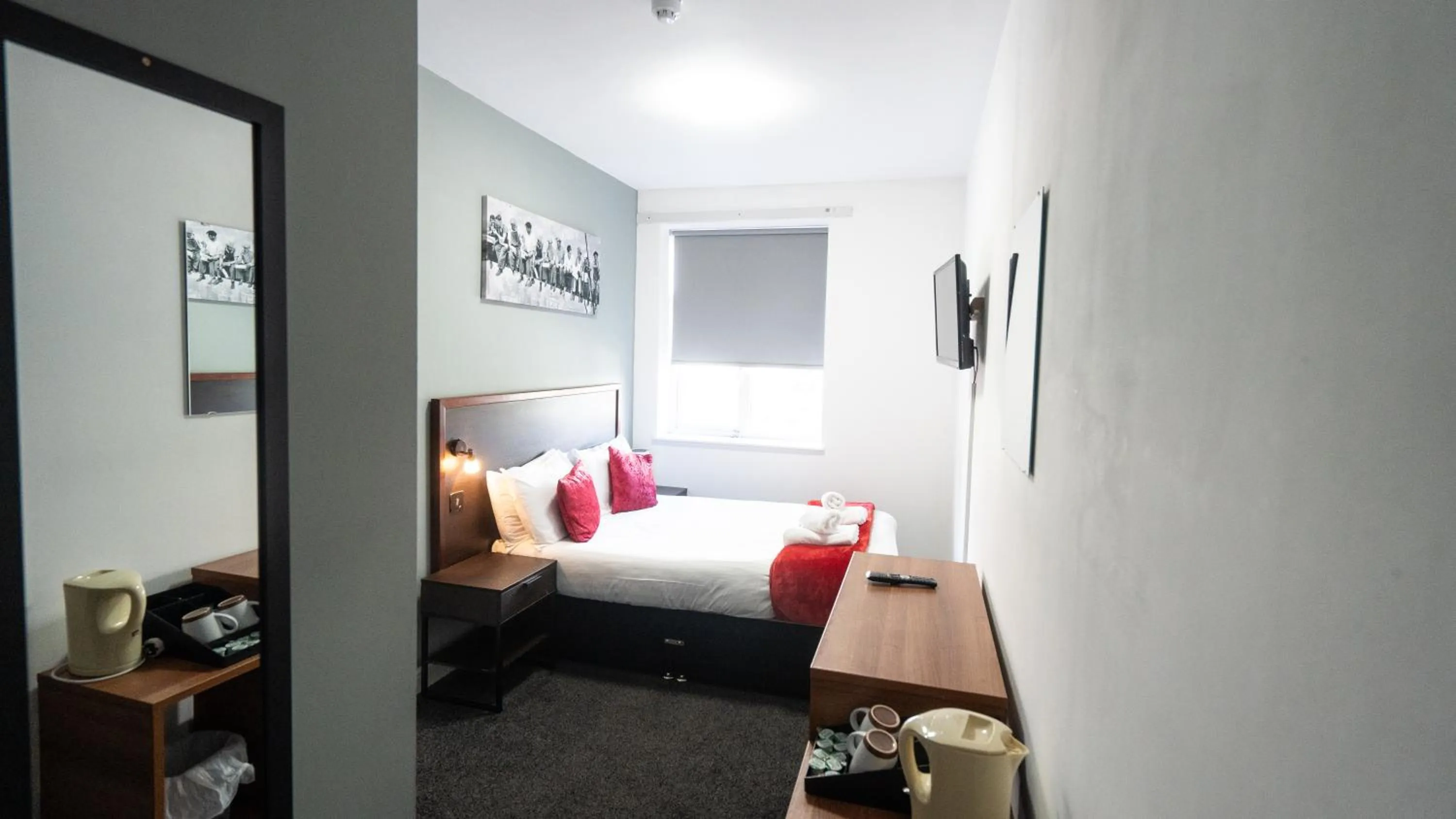 Bedroom, Bed in Imperial Salford Hotel