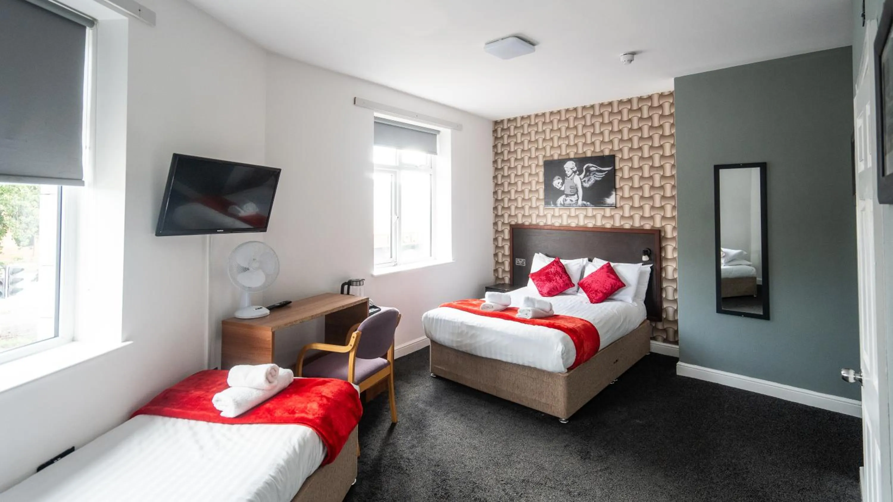 Bedroom, Bed in Imperial Salford Hotel