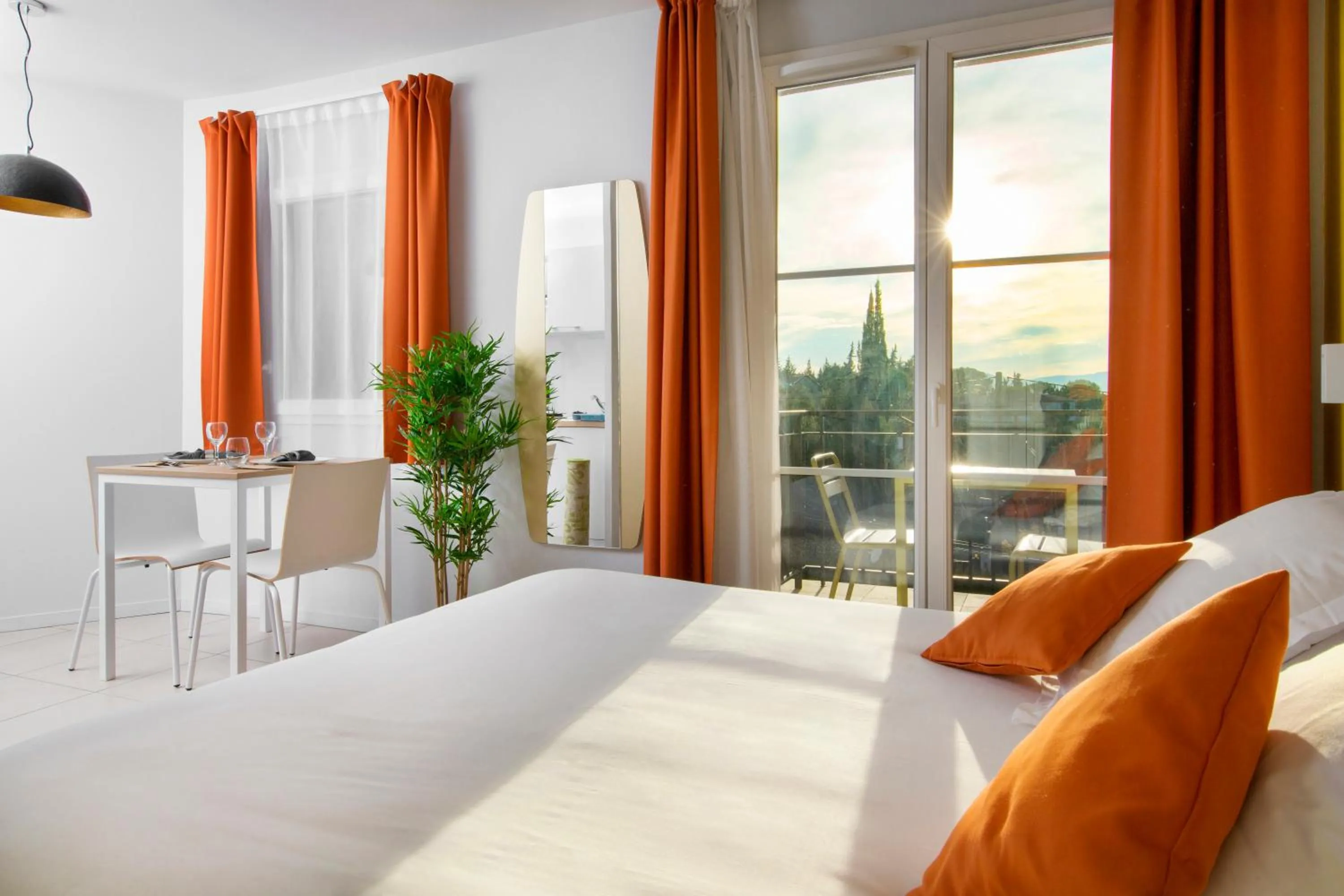 Photo of the whole room, Bed in Adonis Mougins