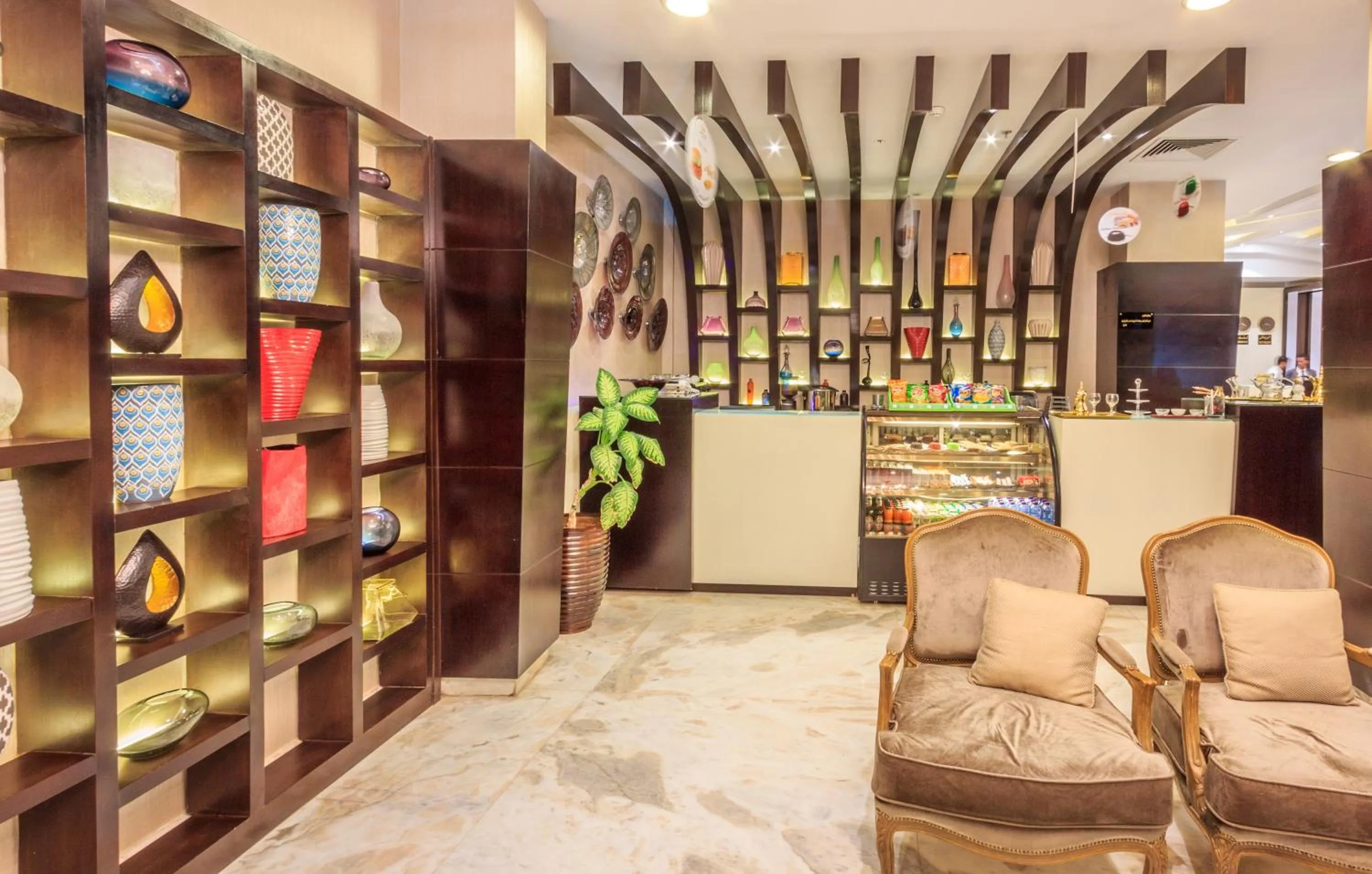 Property building in Al Muhaidb Down Town - King Fahd Road