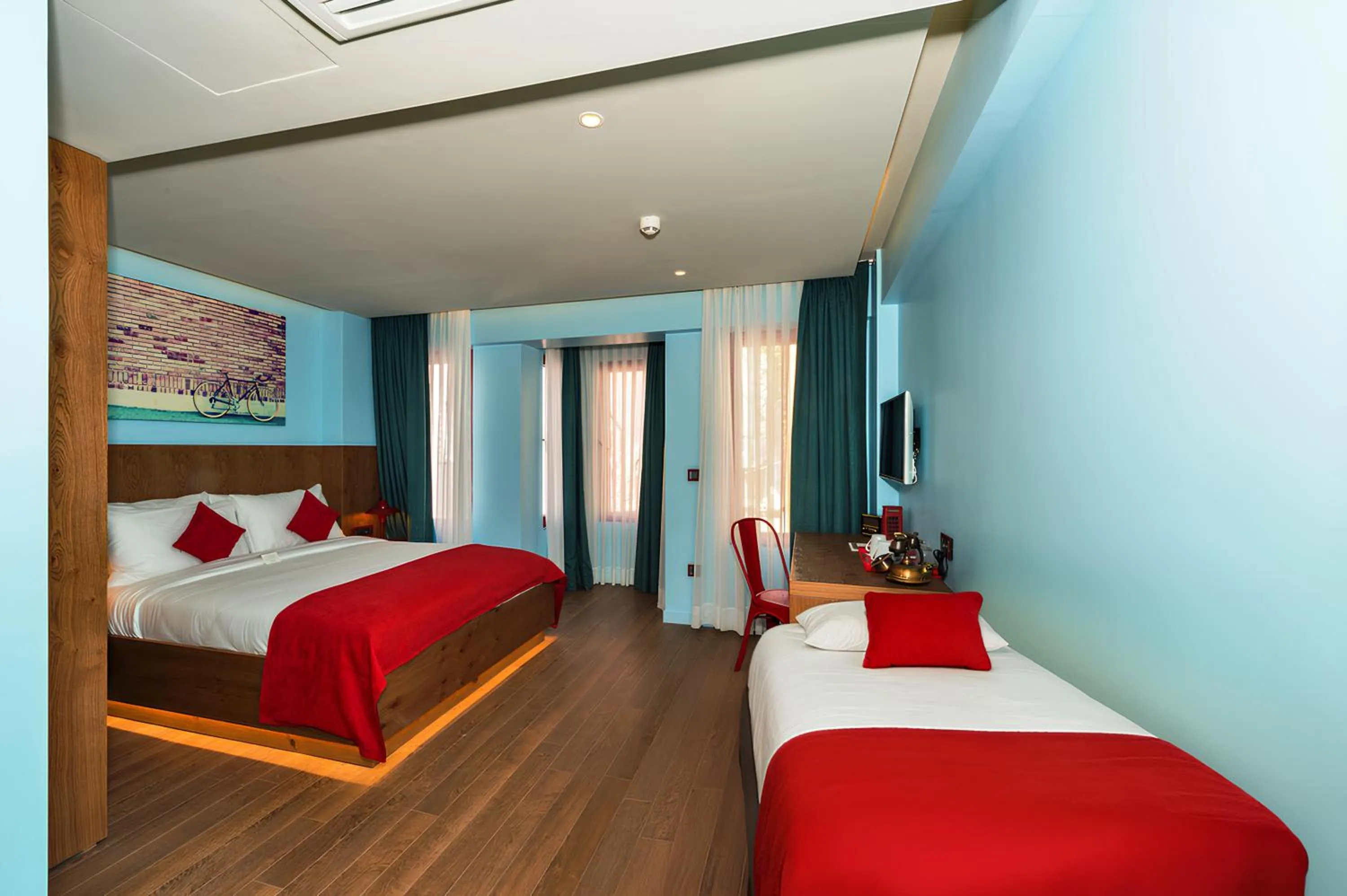 Bed in Taksim Istanbul Nis Hotel - Istiklal Street