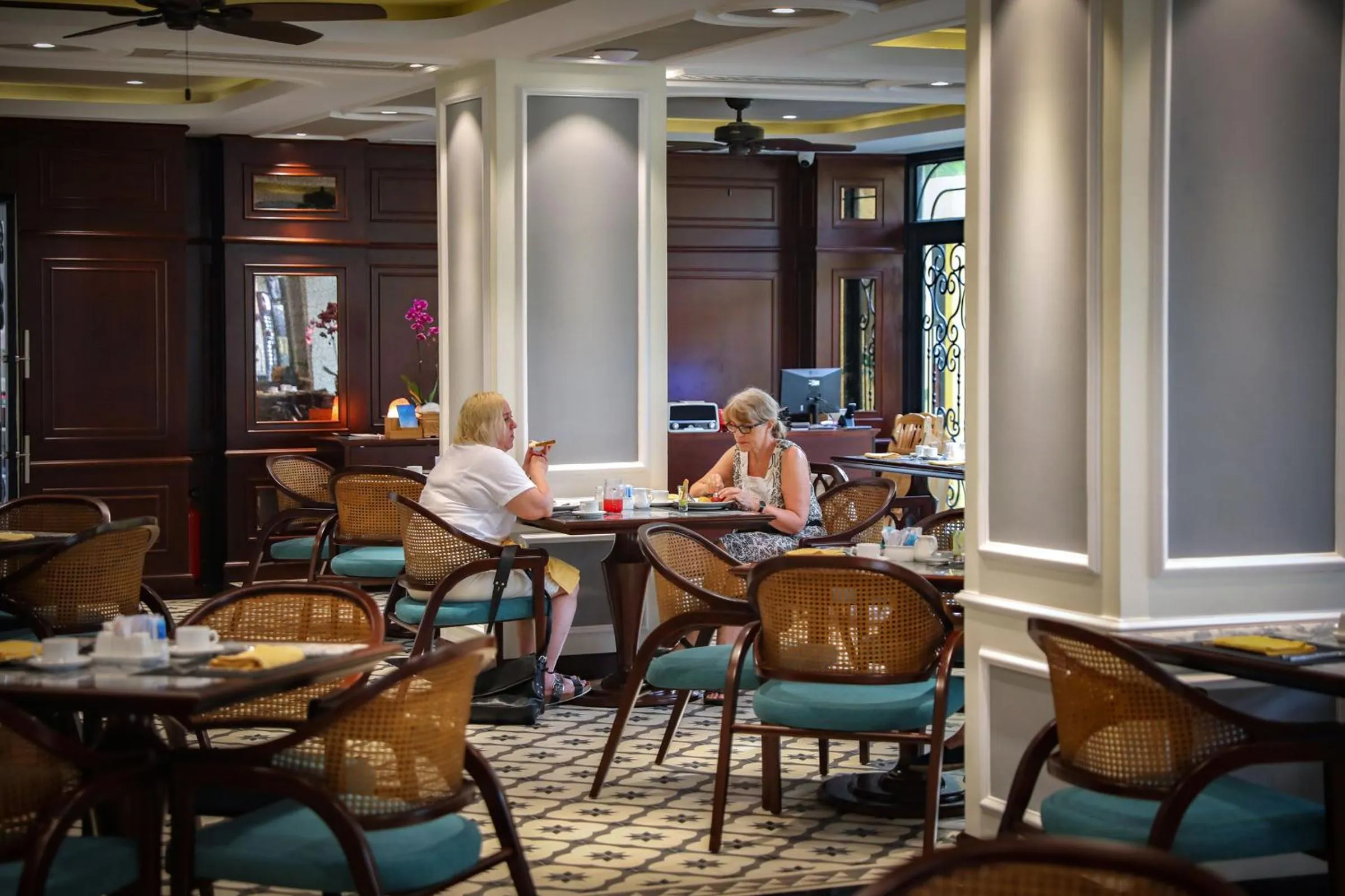 Restaurant/places to eat in Mulberry Collection Silk Village