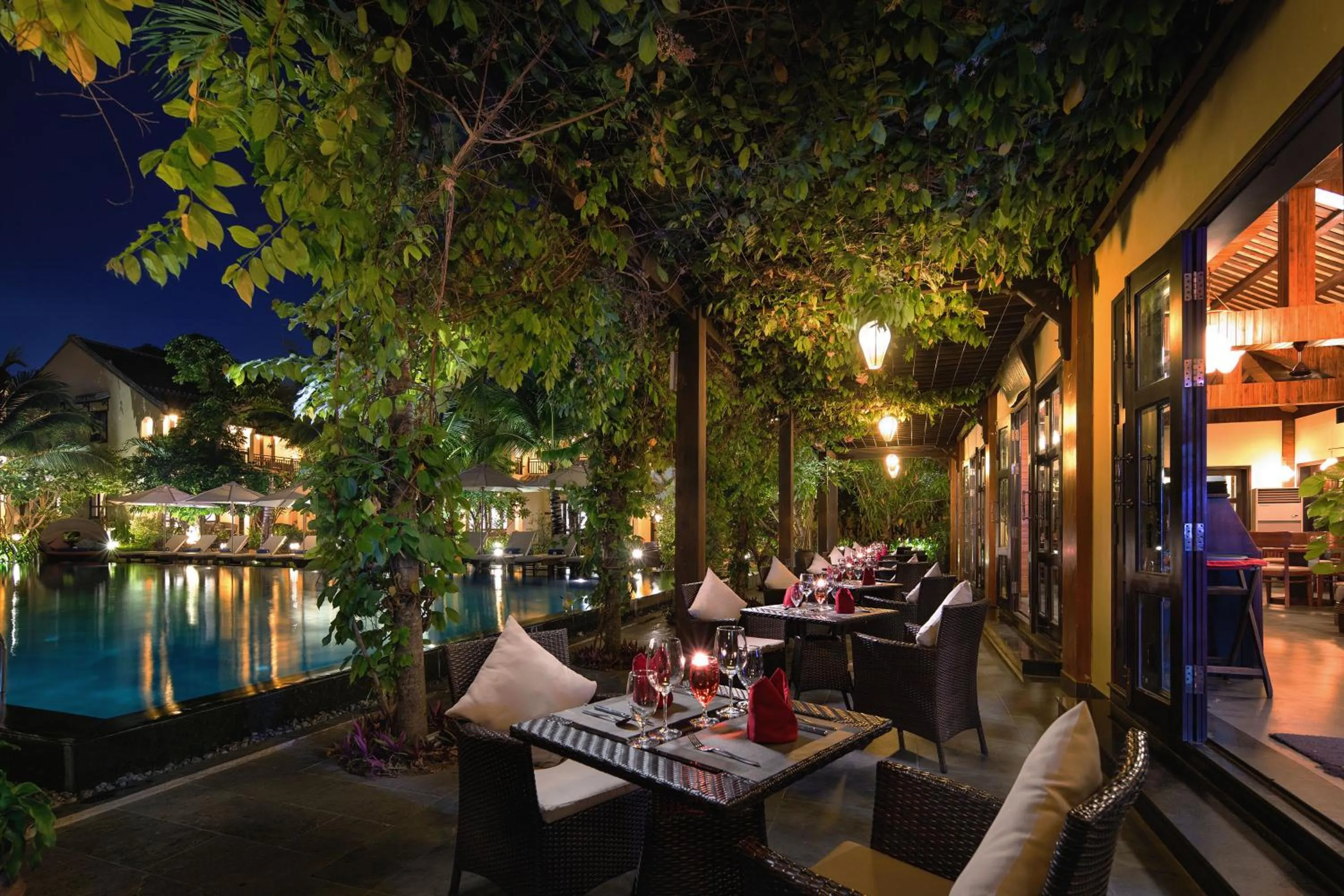 Restaurant/places to eat in Mulberry Collection Silk Village