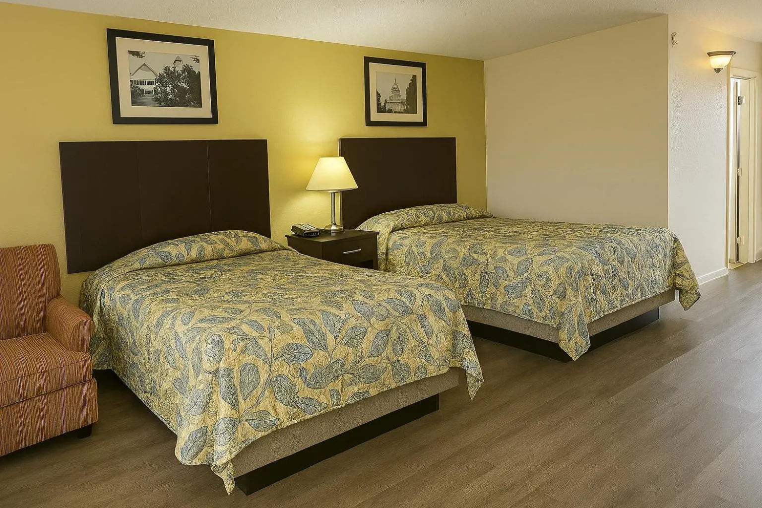 Double Room in Country Host Inn