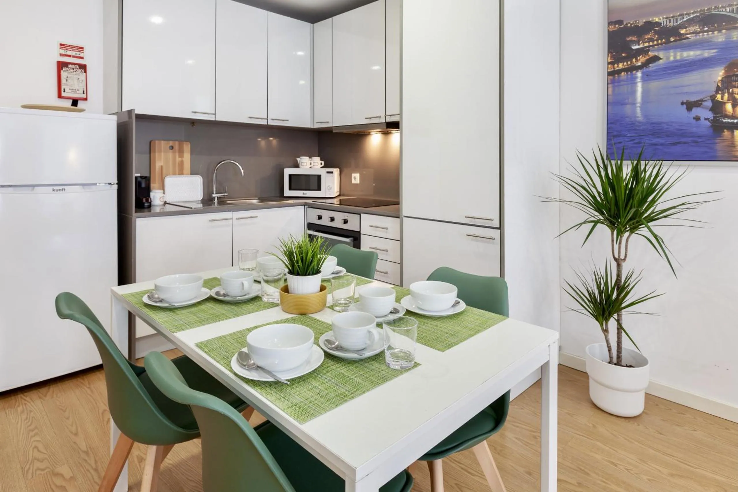 Dining area in D&S - Porto Theater Apartment
