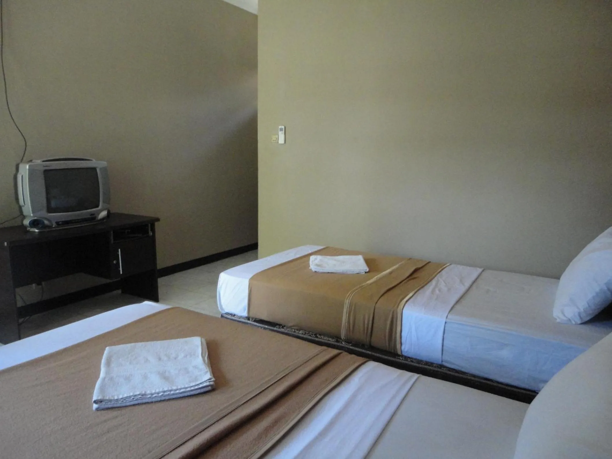 Bedroom, Bed in Pakuna Beach