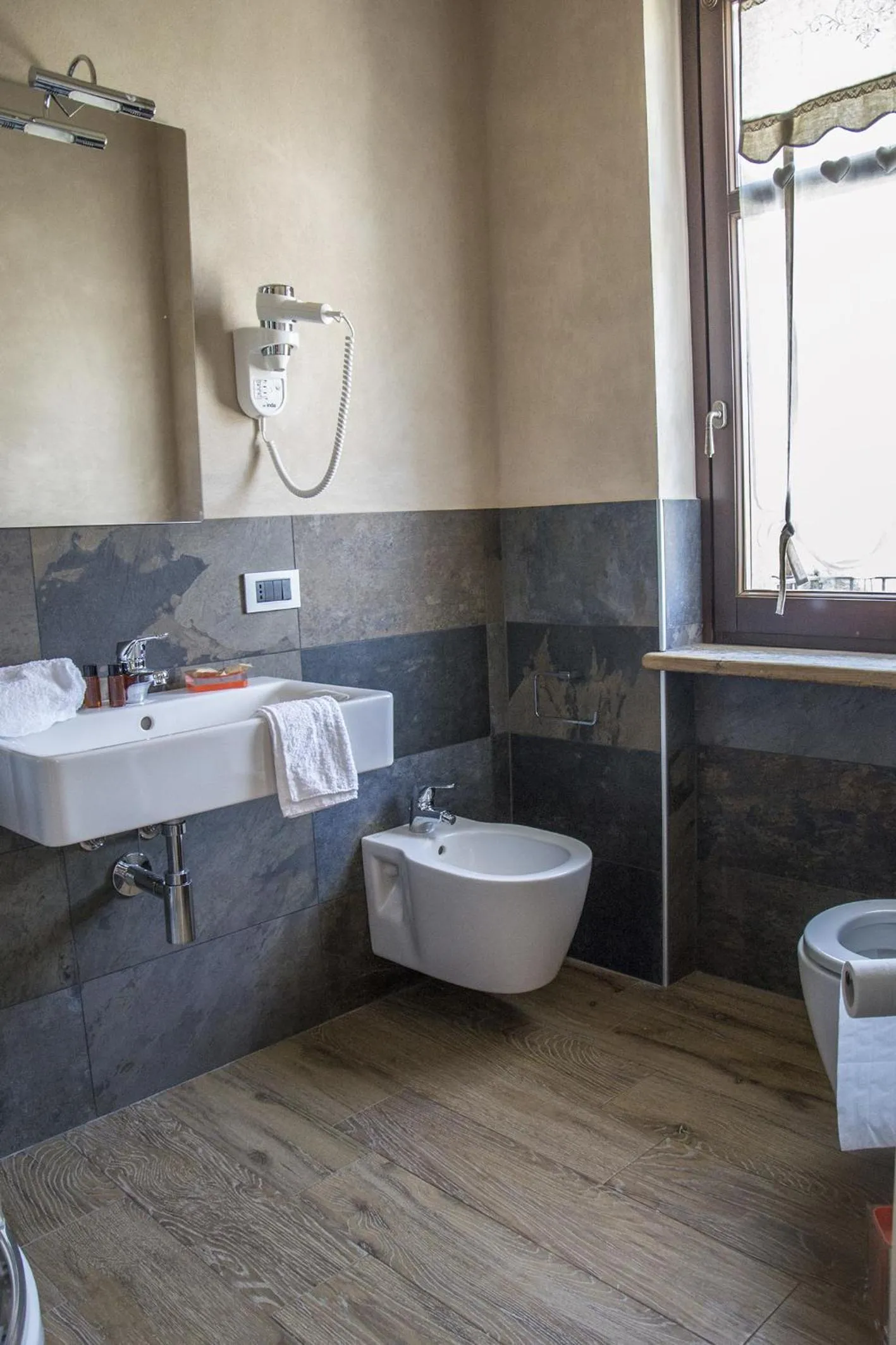 Apartment with Terrace in Villa Laura