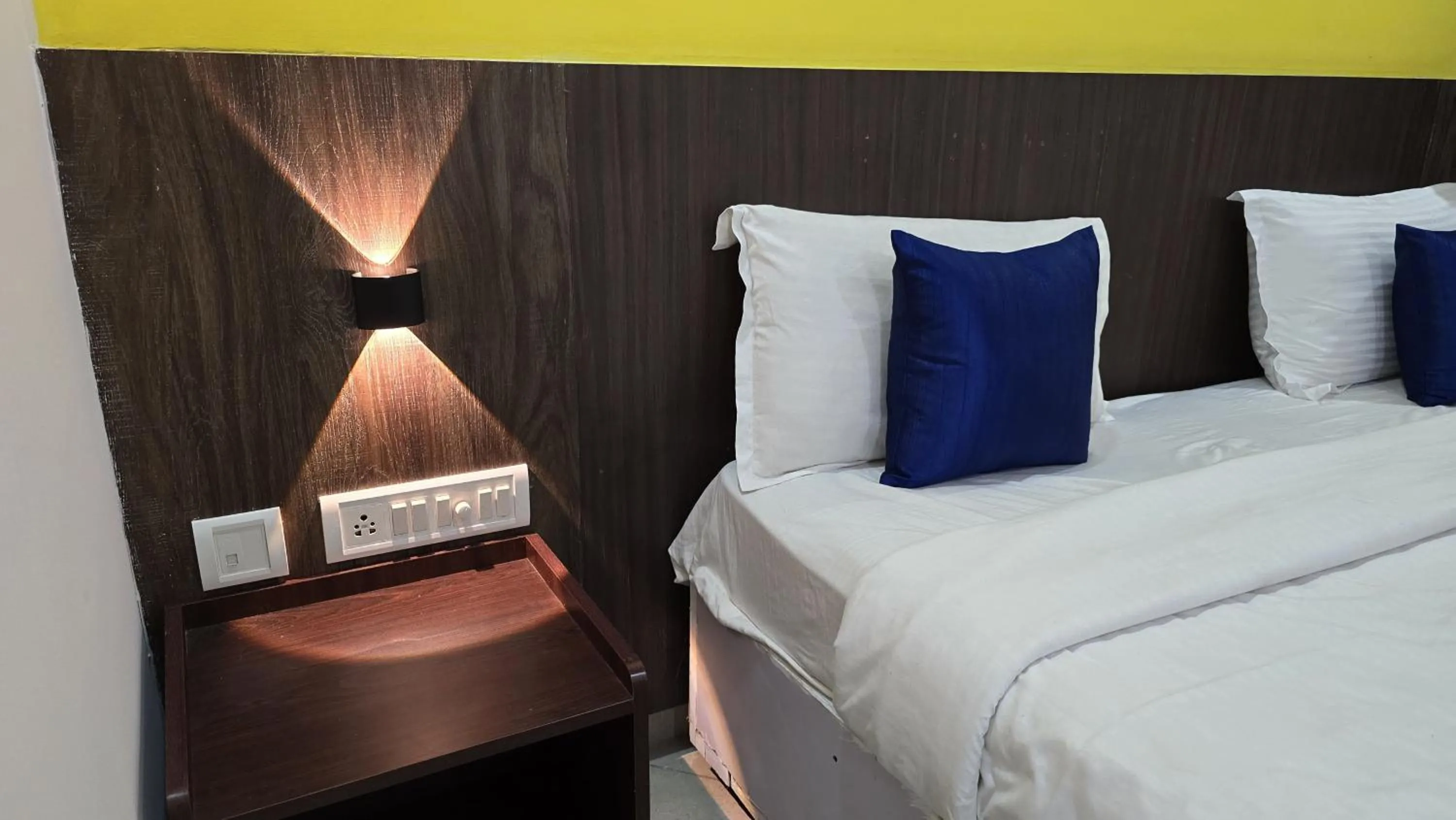 Twilight Inn, Purasaiwakkam