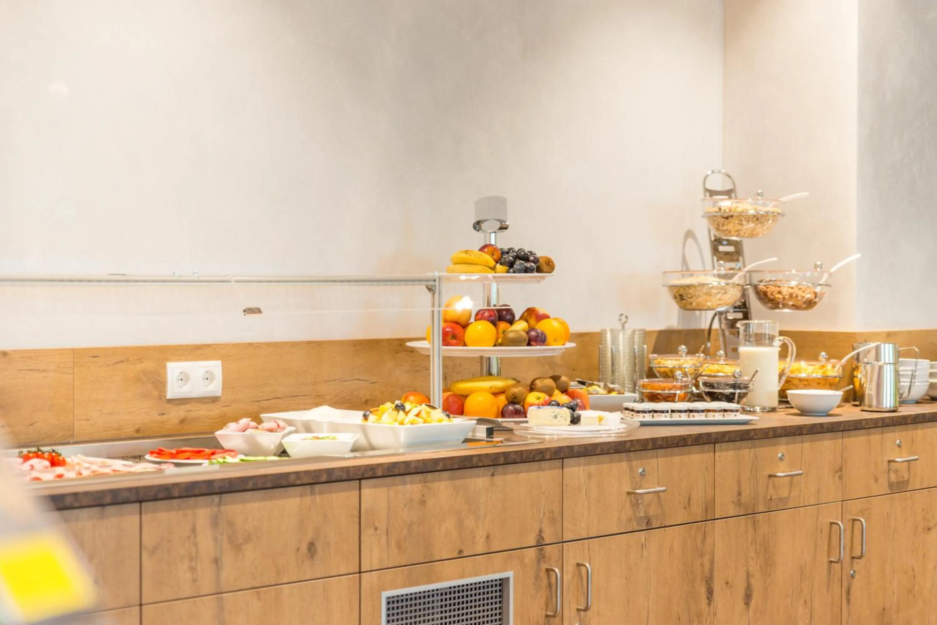 Food and drinks in Ammi Hotel Garni