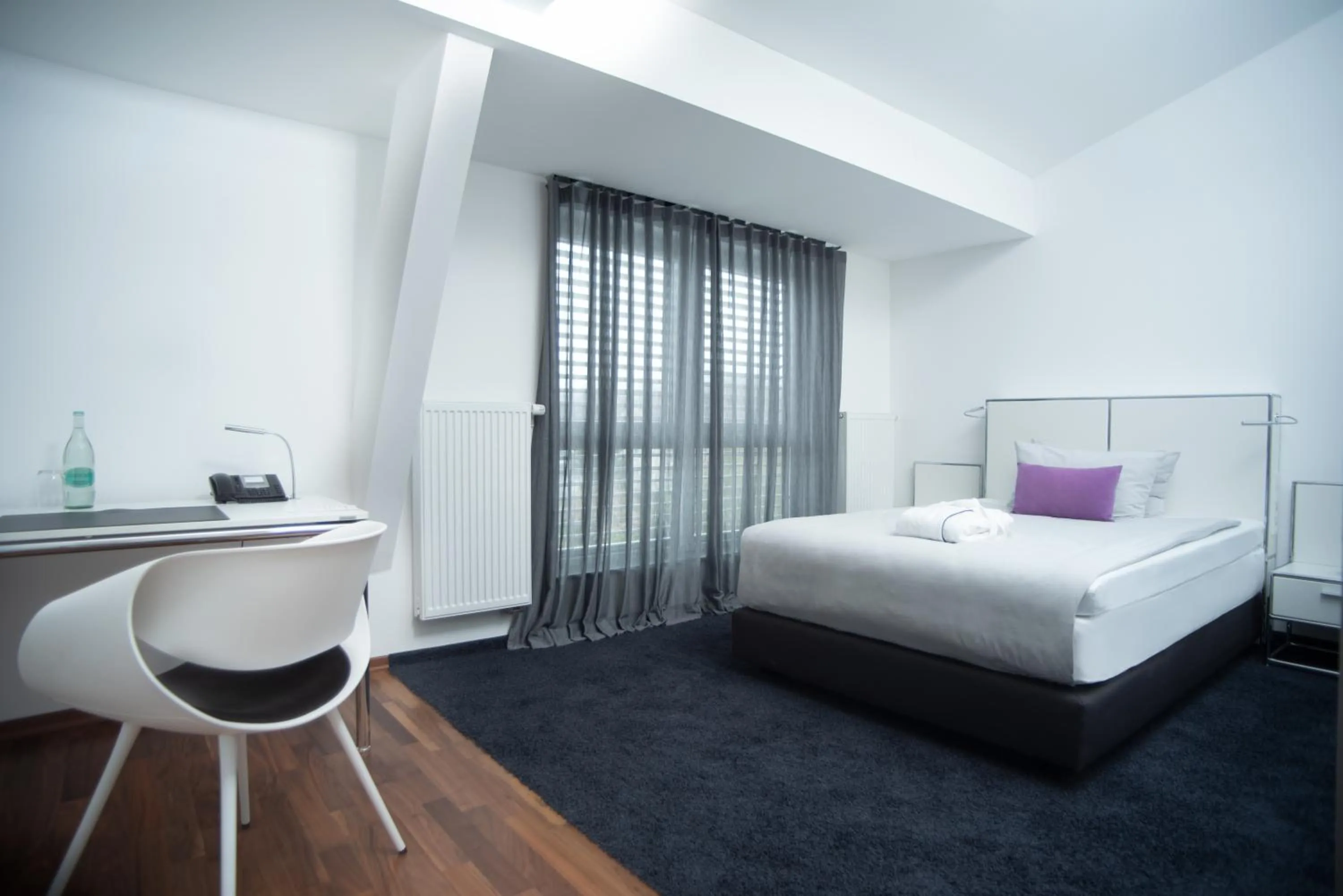 Photo of the whole room, Bed in &REPEAT Köln Airport