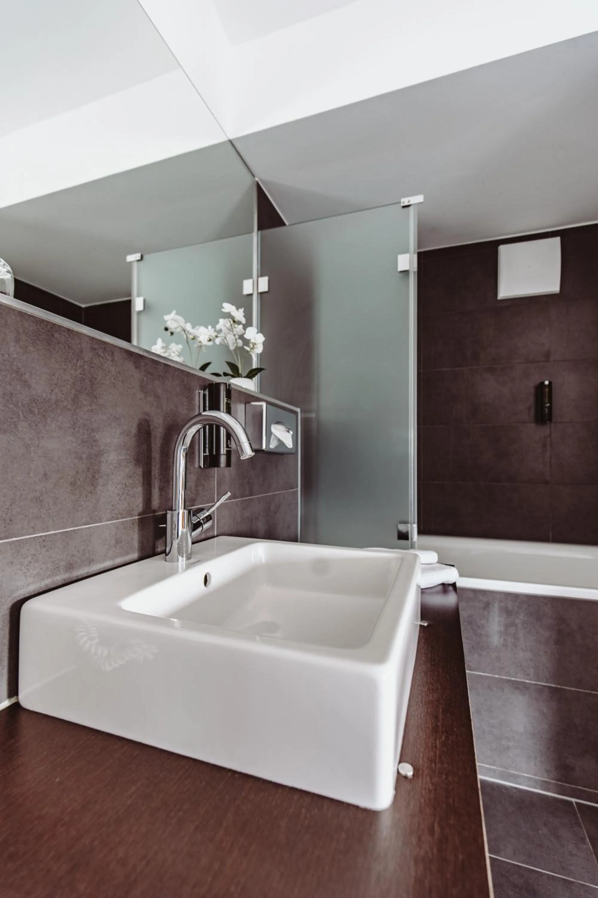 Bathroom in &REPEAT Köln Airport