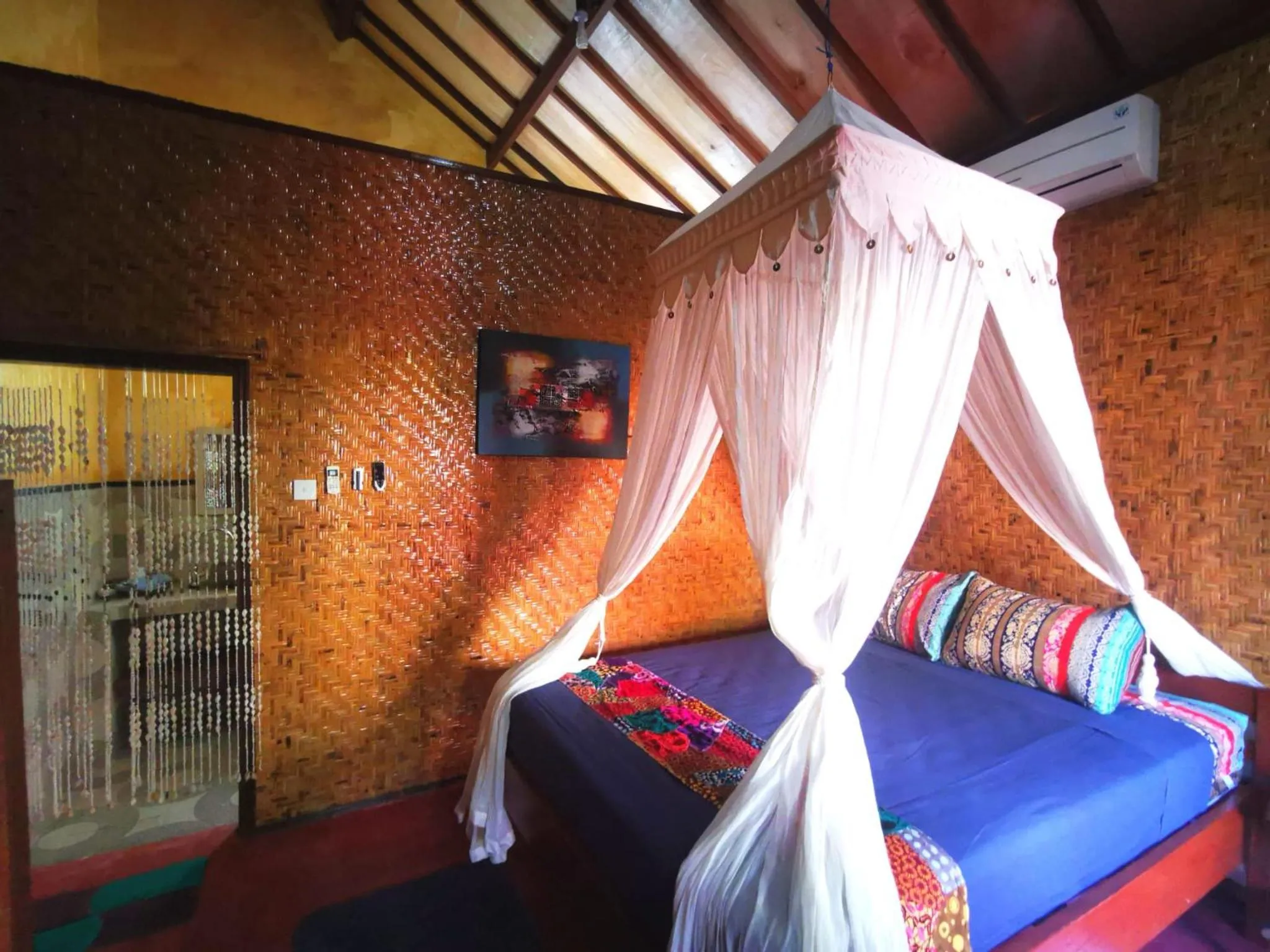 Photo of the whole room, Bed in Kampung Meno Bungalows