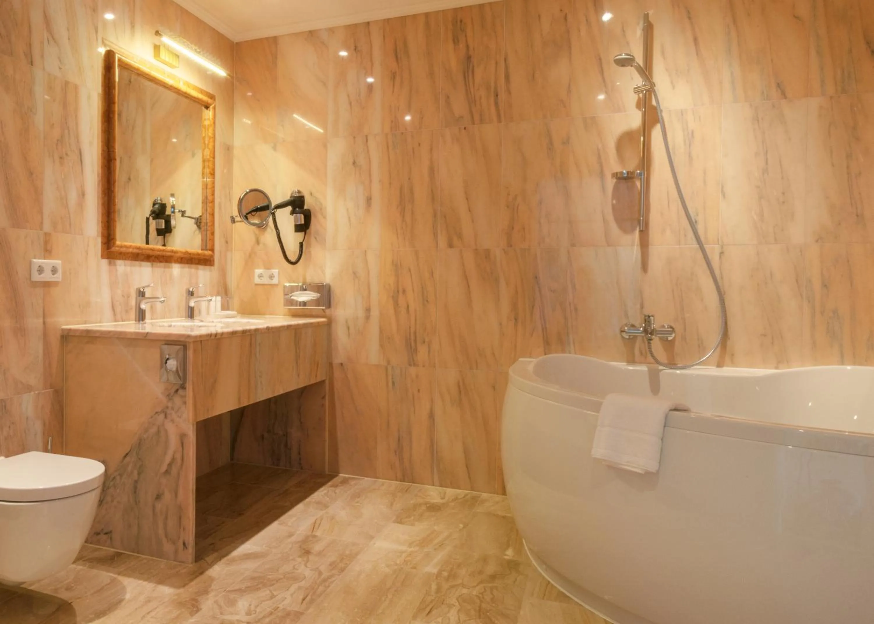 Bathroom in Grand Hotel Palladium