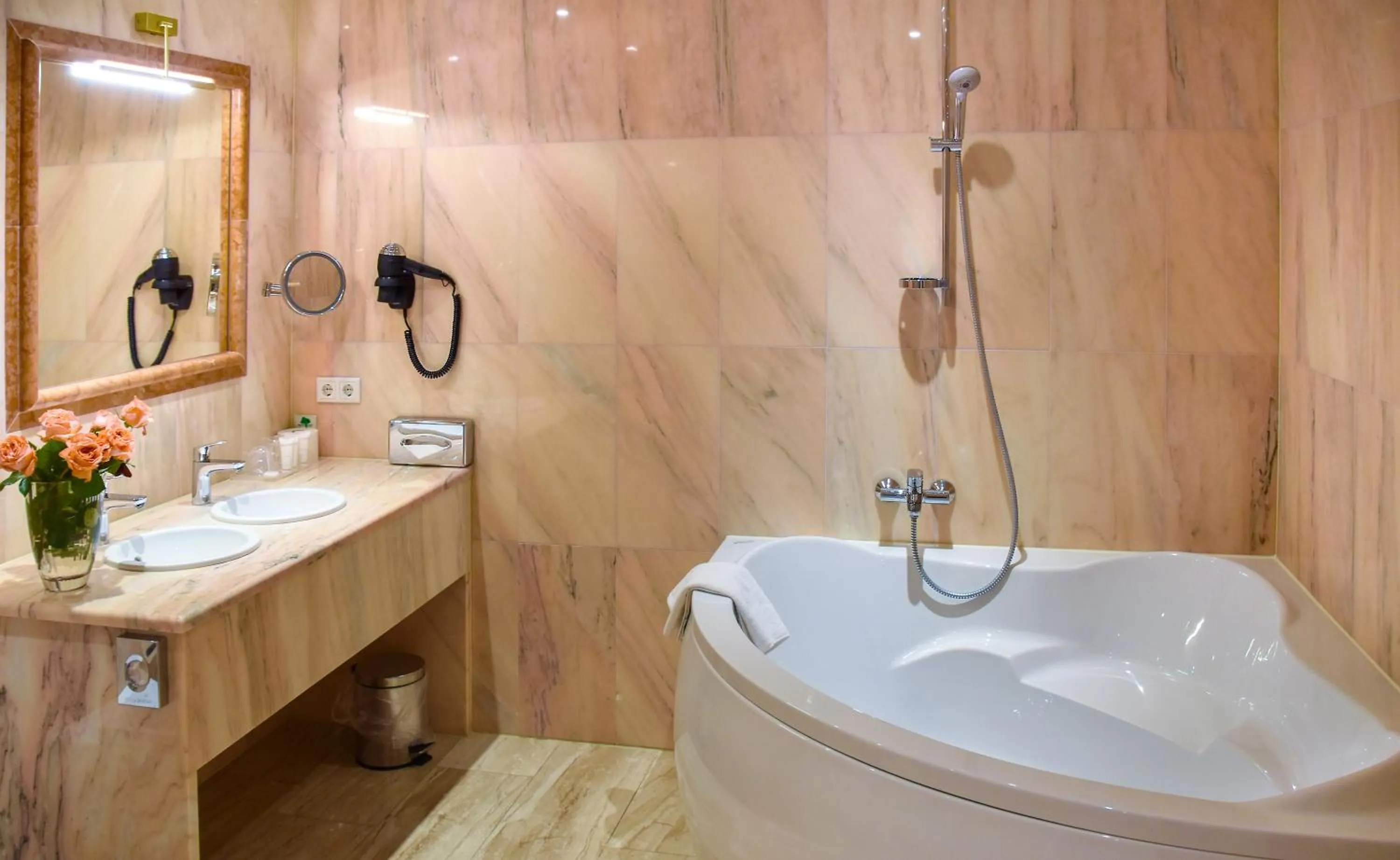 Bathroom in Grand Hotel Palladium