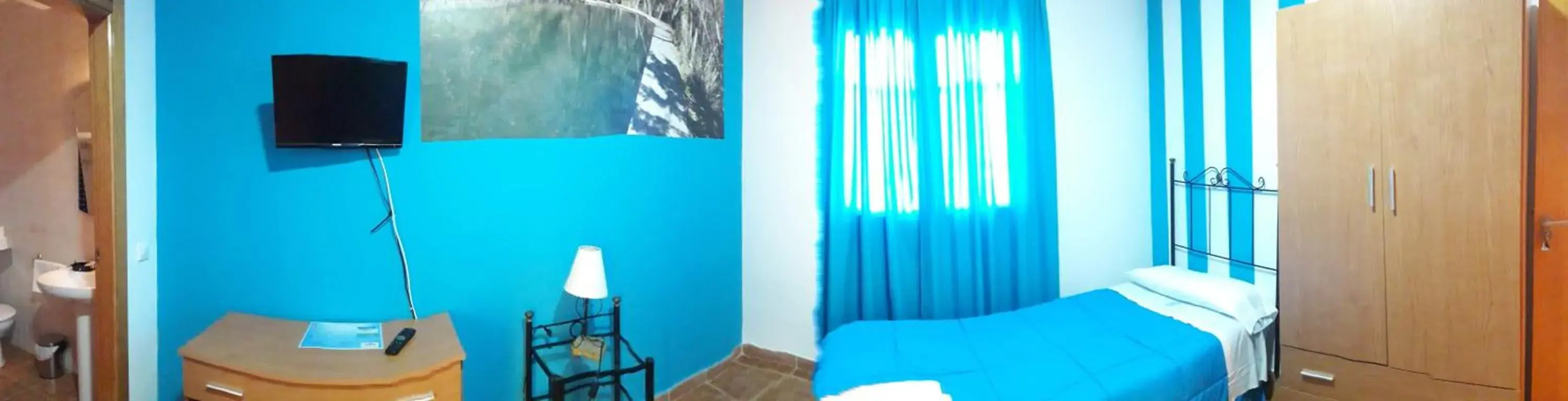 Single Room with Shower - single occupancy in Casa Rural ENTRESIERRAS Single Room with Shower - single occupancy in Casa Rural ENTRESIERRAS