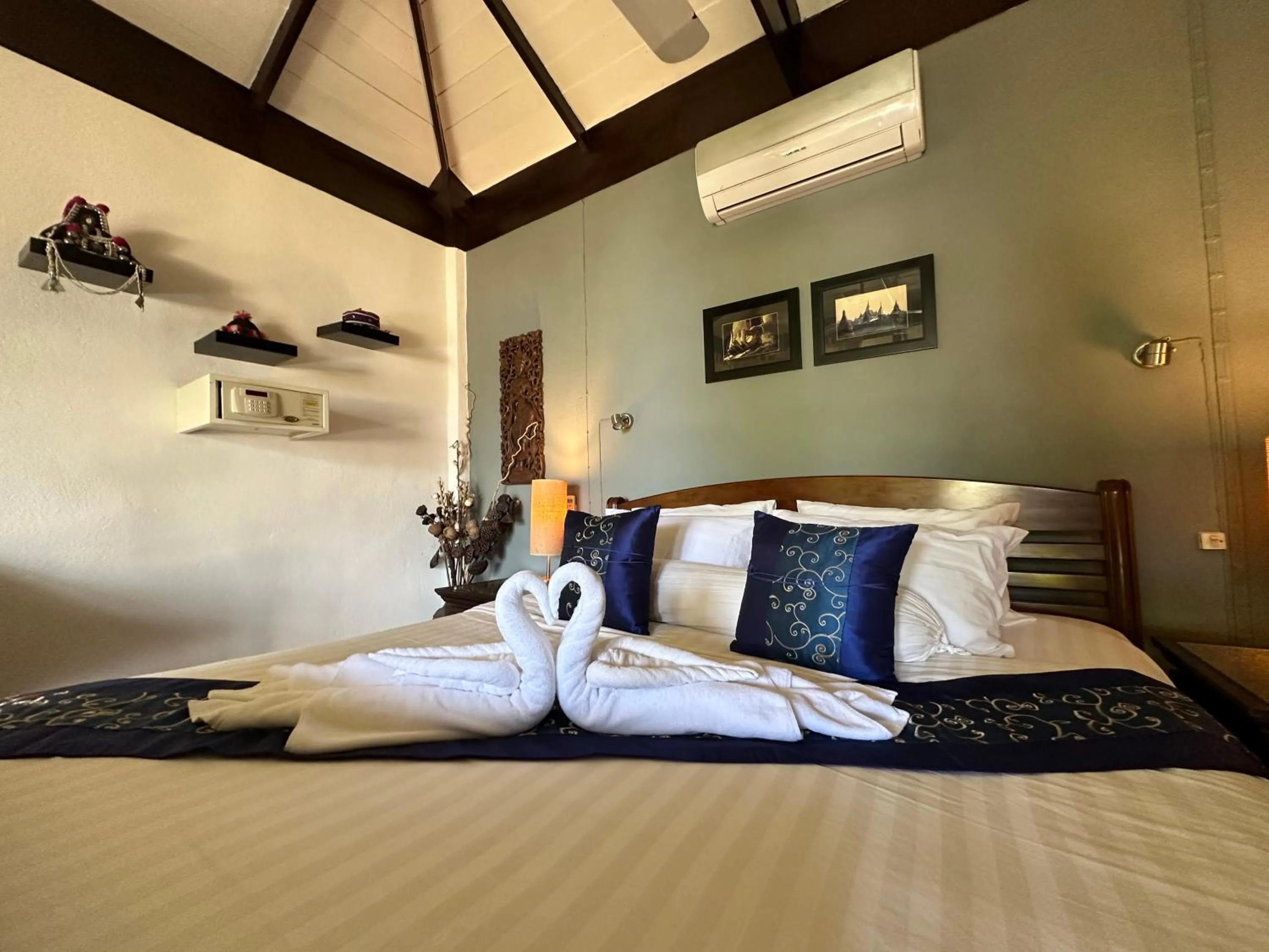Property building, Bed in Amber Sands Beach Resort