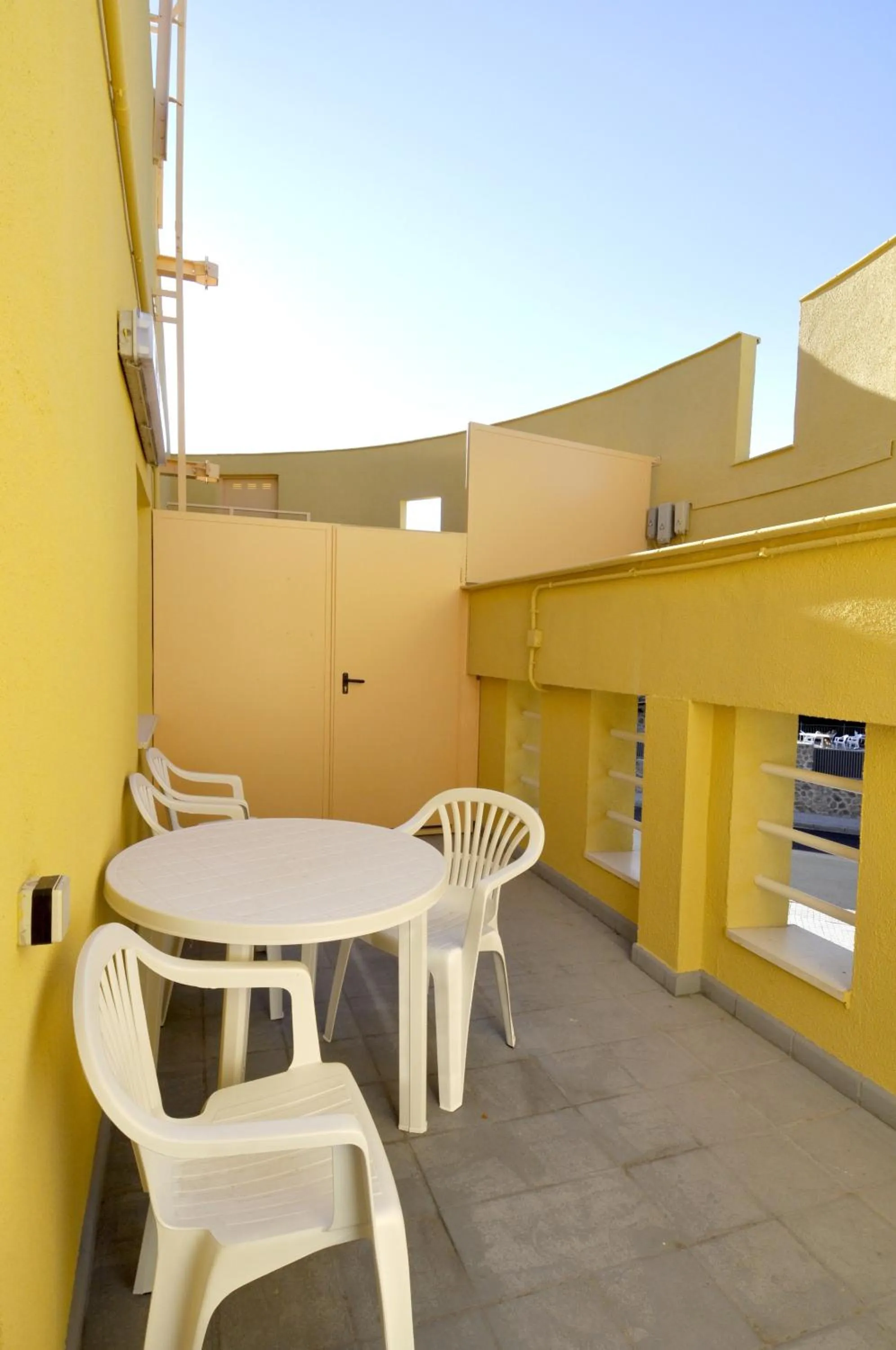 Balcony/Terrace in Hotel Apartamentos Aralso Sotillo