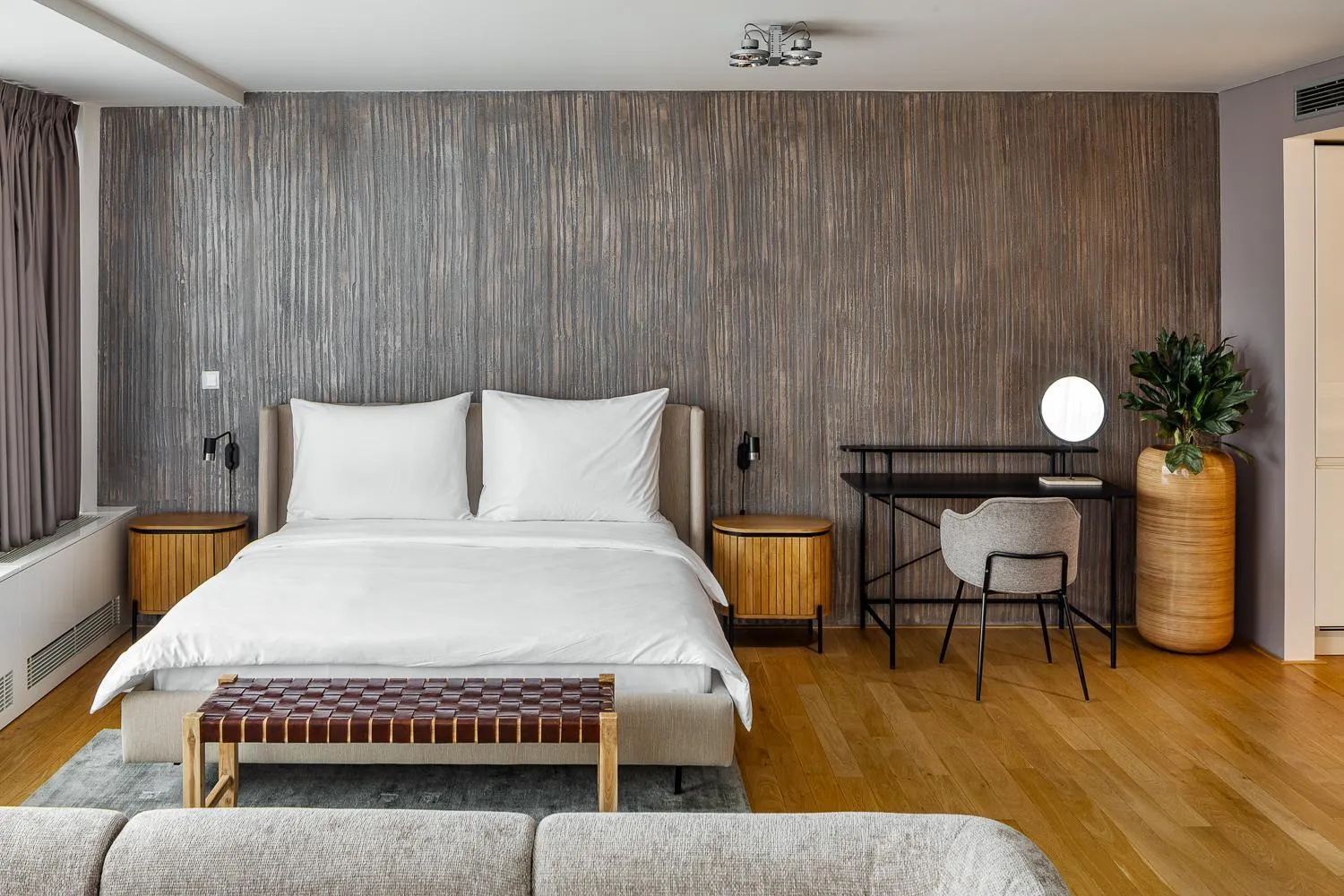 Photo of the whole room in Karlin Residence by TKC