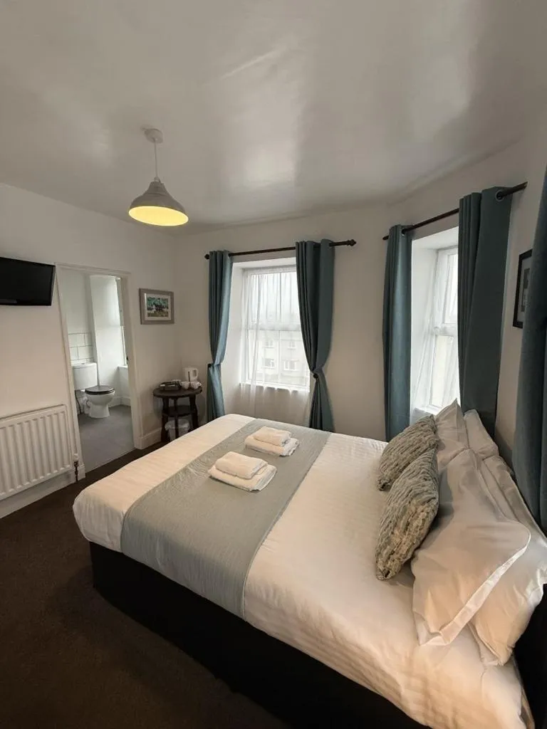 Bedroom, Bed in The Victoria Hotel